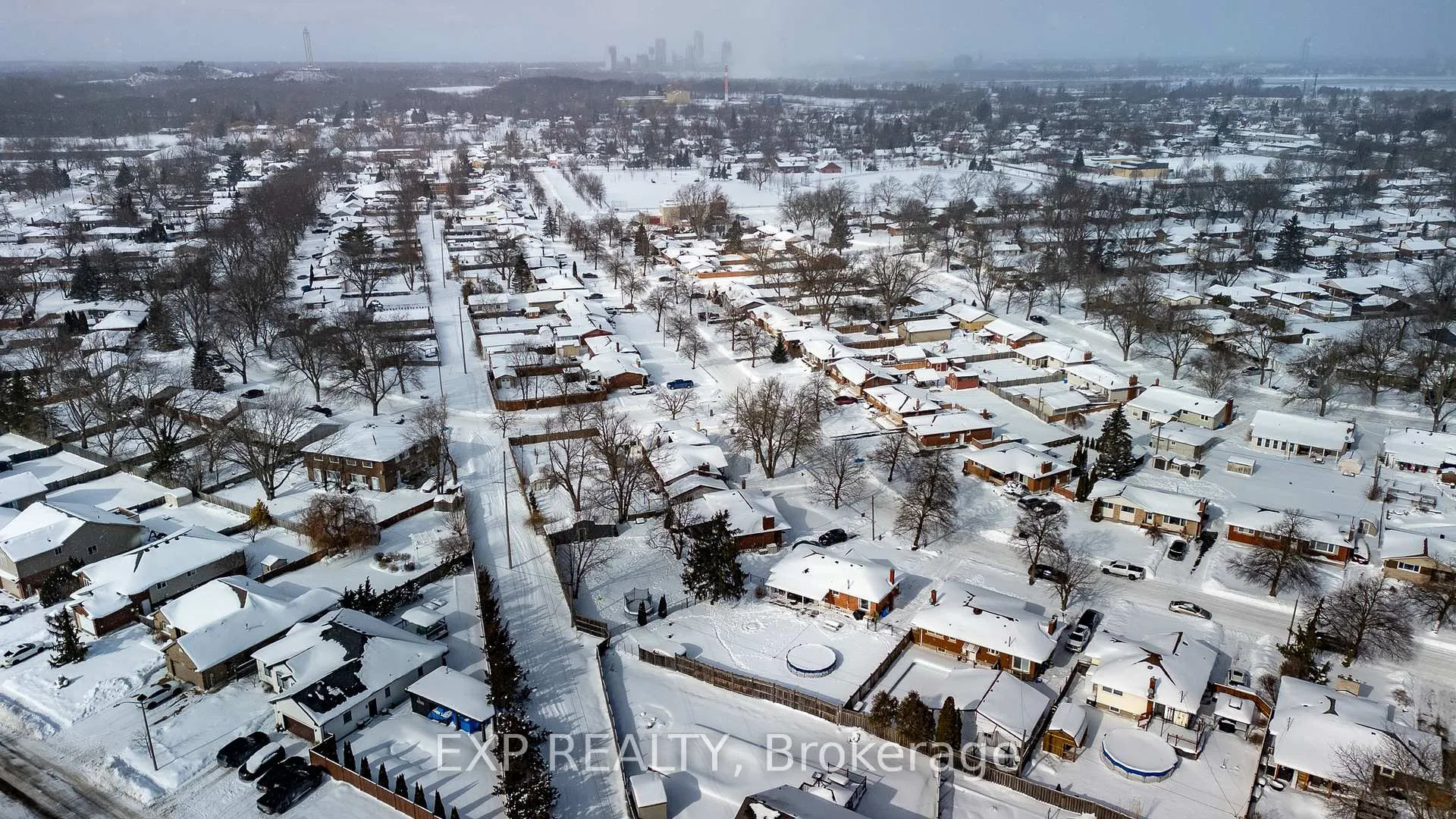 Photo 18 of 8857 Banting Avenue, Niagara Falls, Chippawa — HOMEH