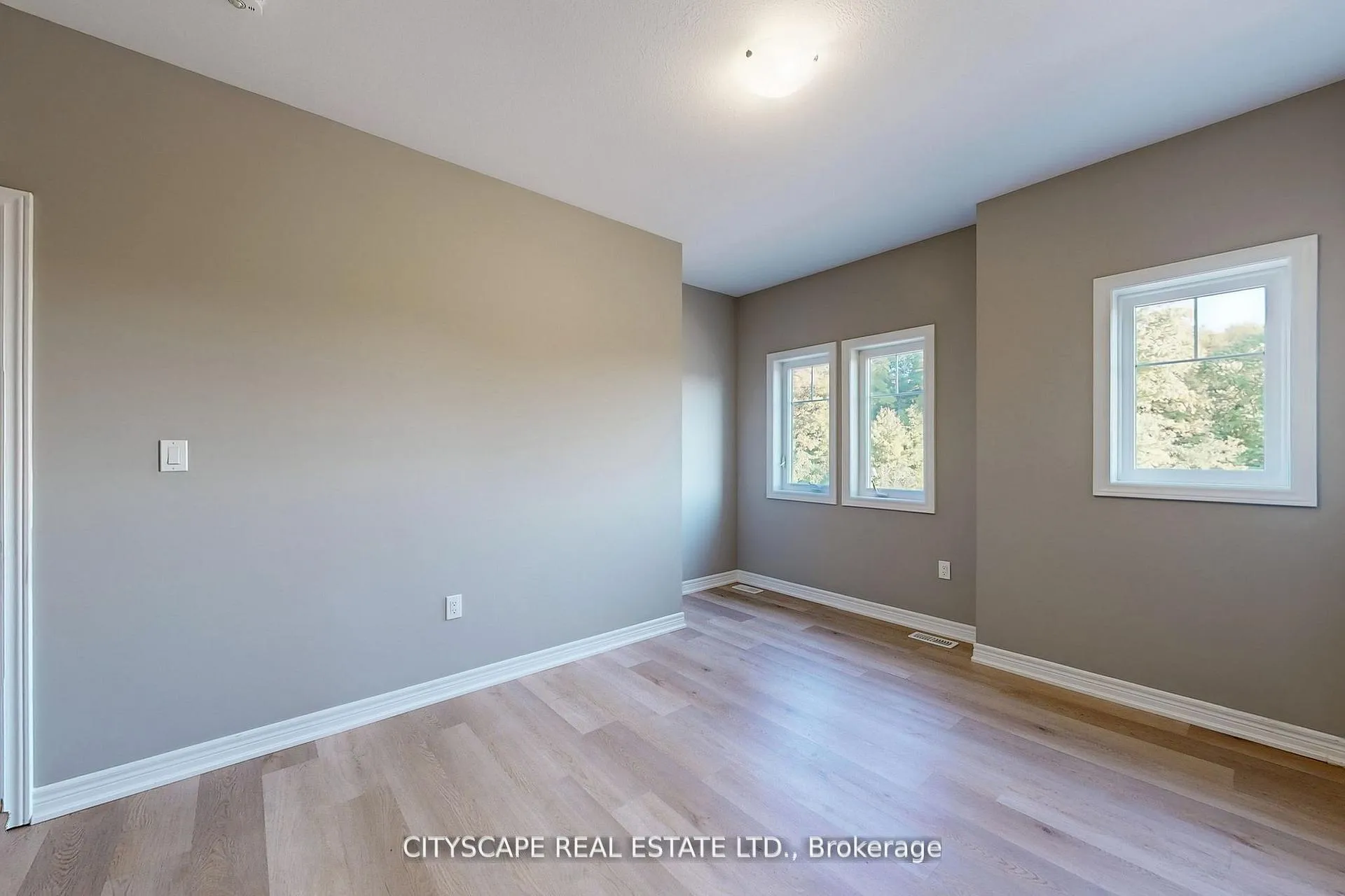 Photo 33 of 100 Tartan Avenue, Kitchener — HOMEH