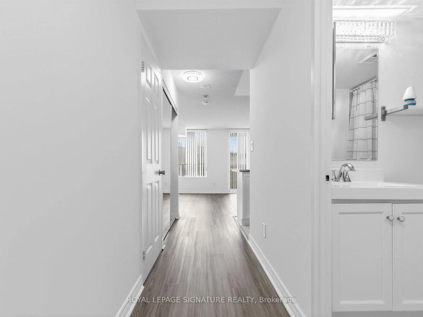 Photo 2 of Unit 1801, 43 Eglinton Avenue E, Toronto, Mount Pleasant West — HOMEH