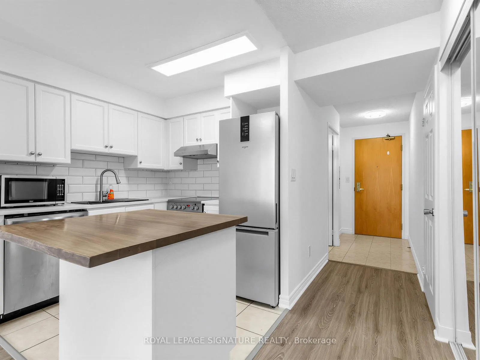 Photo 6 of Unit 1801, 43 Eglinton Avenue E, Toronto, Mount Pleasant West — HOMEH