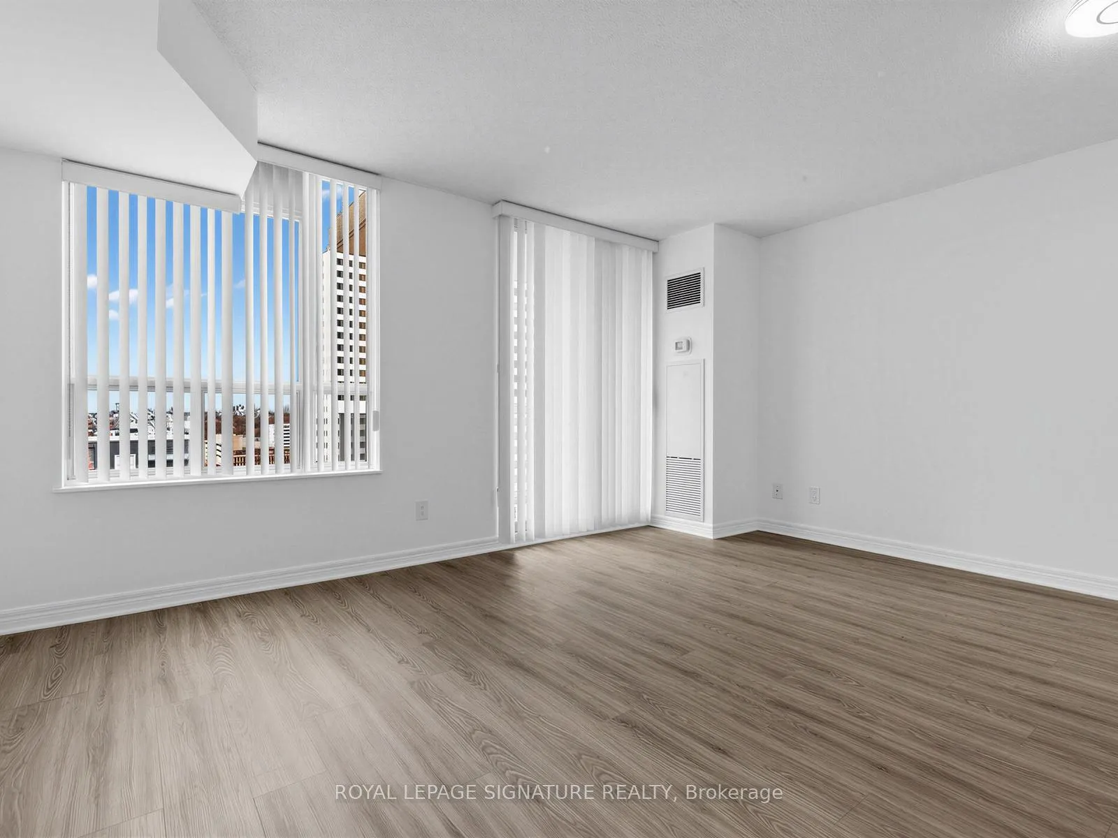 Photo 10 of Unit 1801, 43 Eglinton Avenue E, Toronto, Mount Pleasant West — HOMEH