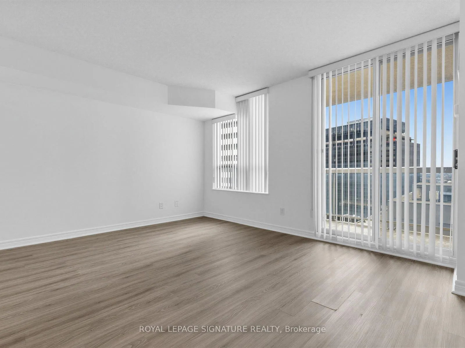 Photo 12 of Unit 1801, 43 Eglinton Avenue E, Toronto, Mount Pleasant West — HOMEH