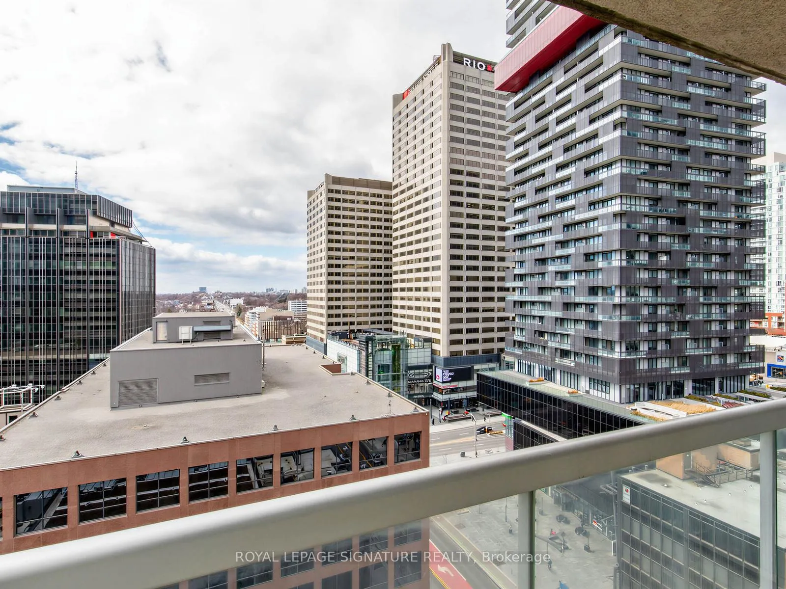 Photo 15 of Unit 1801, 43 Eglinton Avenue E, Toronto, Mount Pleasant West — HOMEH
