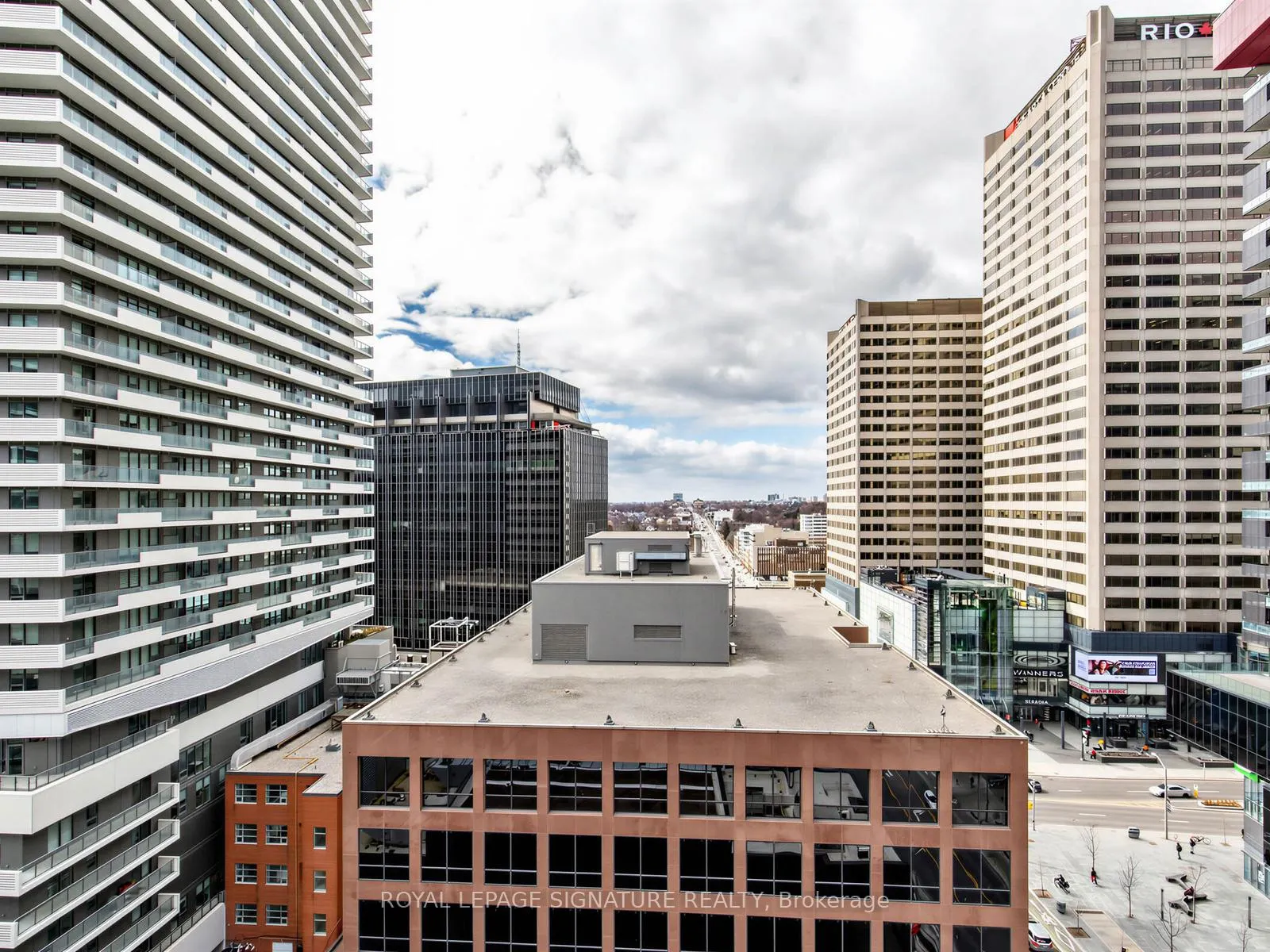 Photo 16 of Unit 1801, 43 Eglinton Avenue E, Toronto, Mount Pleasant West — HOMEH
