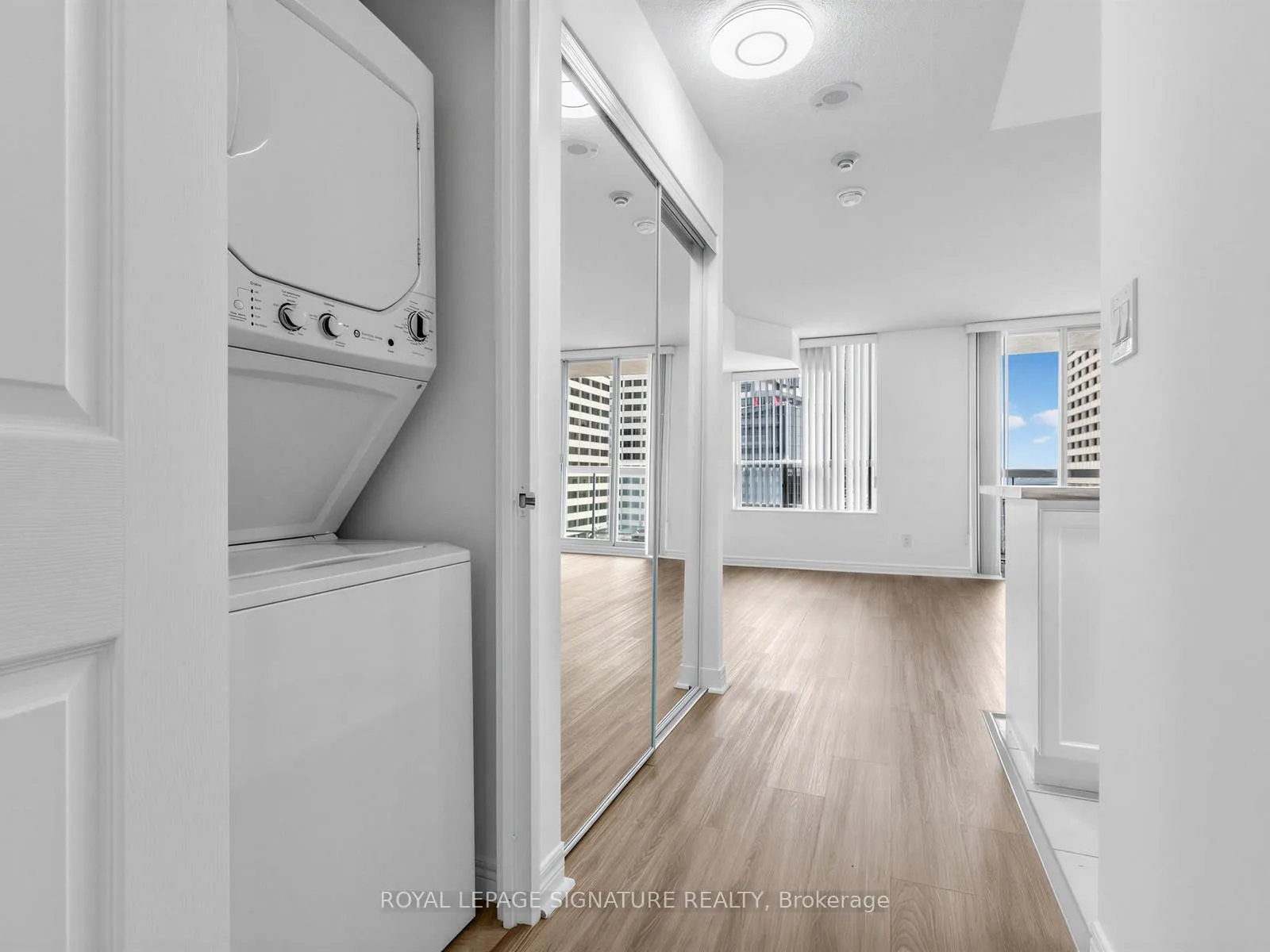 Photo 18 of Unit 1801, 43 Eglinton Avenue E, Toronto, Mount Pleasant West — HOMEH
