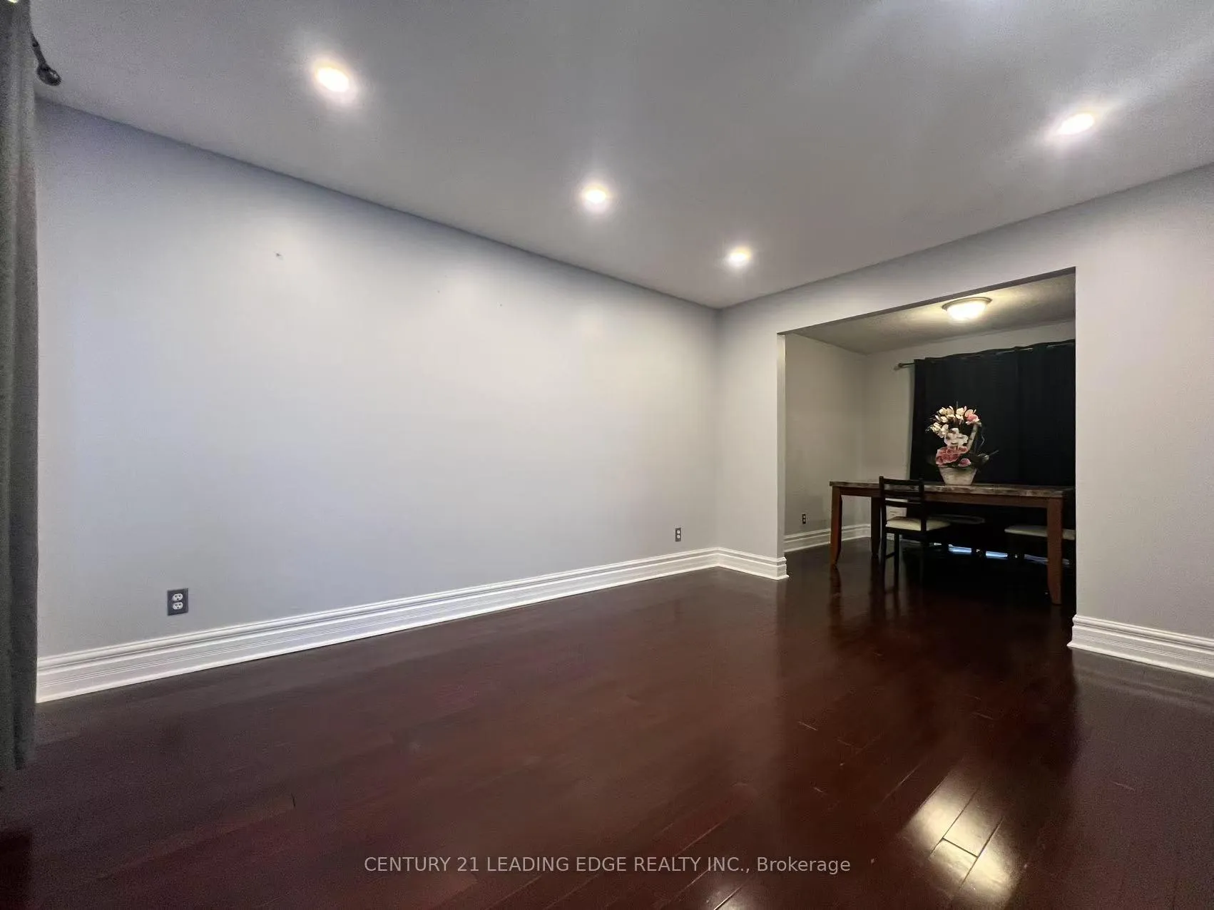 Photo 6 of 516 Alder Court, Pickering, Amberlea — HOMEH