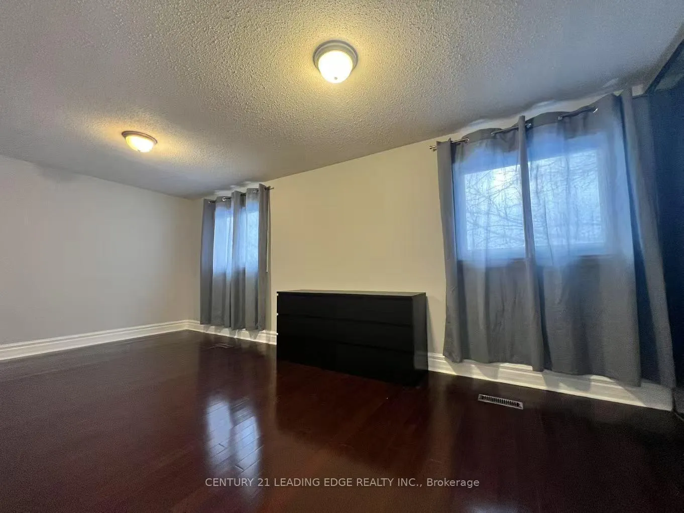 Photo 7 of 516 Alder Court, Pickering, Amberlea — HOMEH