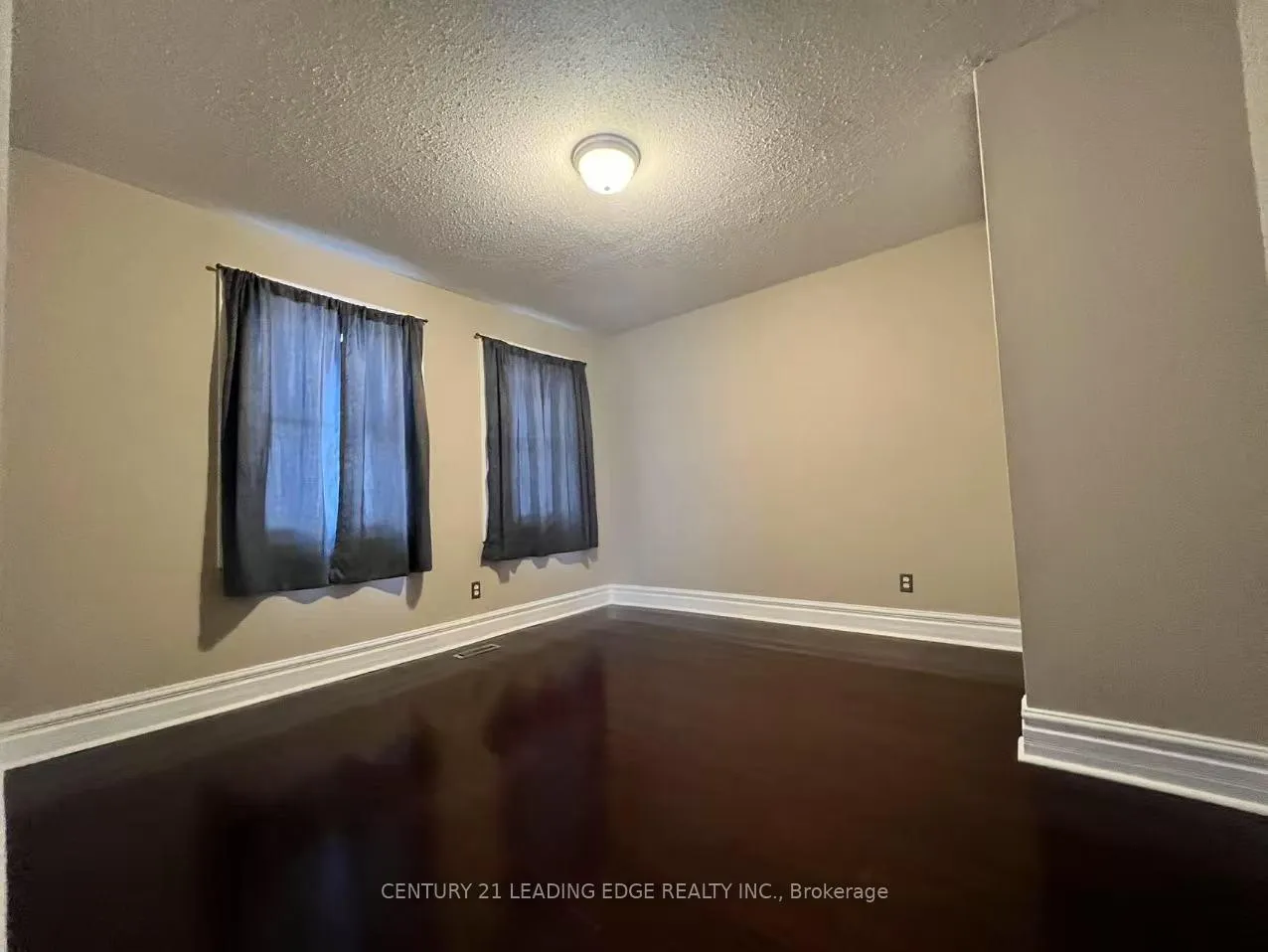 Photo 8 of 516 Alder Court, Pickering, Amberlea — HOMEH