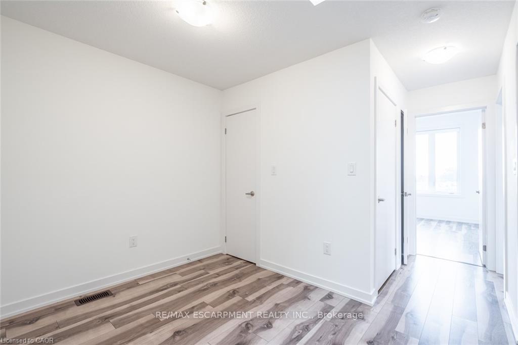 Photo 15 of Unit 62, 590 North Service Road, Hamilton, Lakeshore — HOMEH