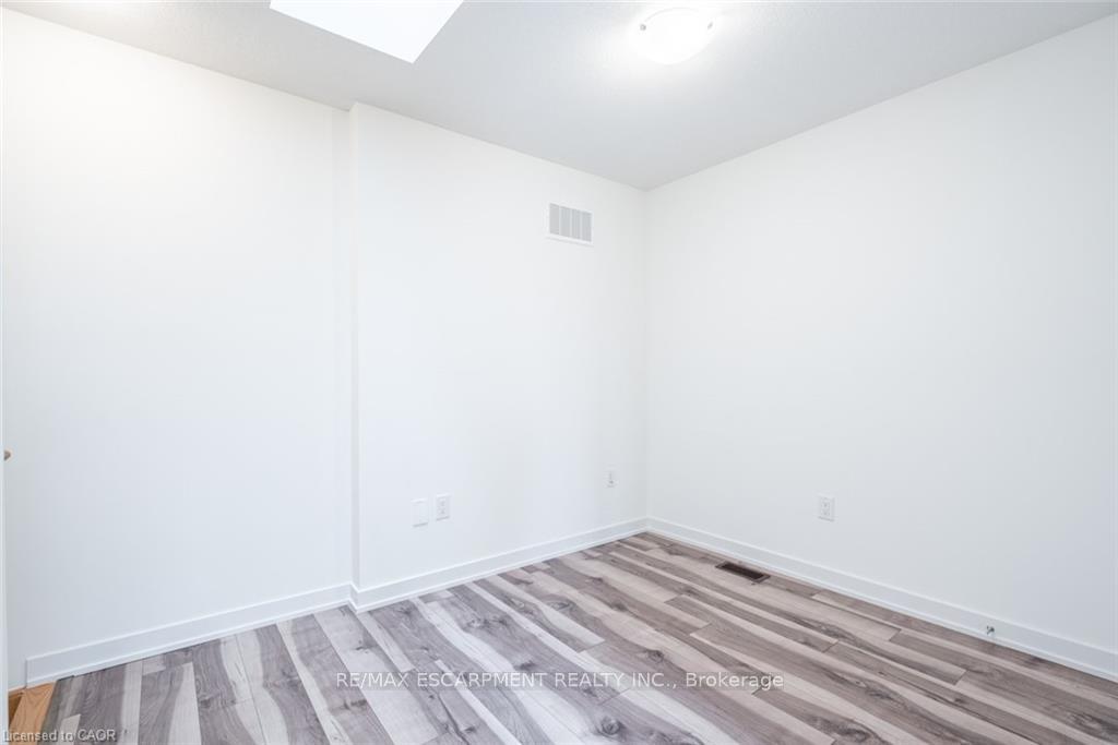 Photo 16 of Unit 62, 590 North Service Road, Hamilton, Lakeshore — HOMEH