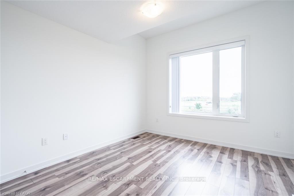 Photo 17 of Unit 62, 590 North Service Road, Hamilton, Lakeshore — HOMEH