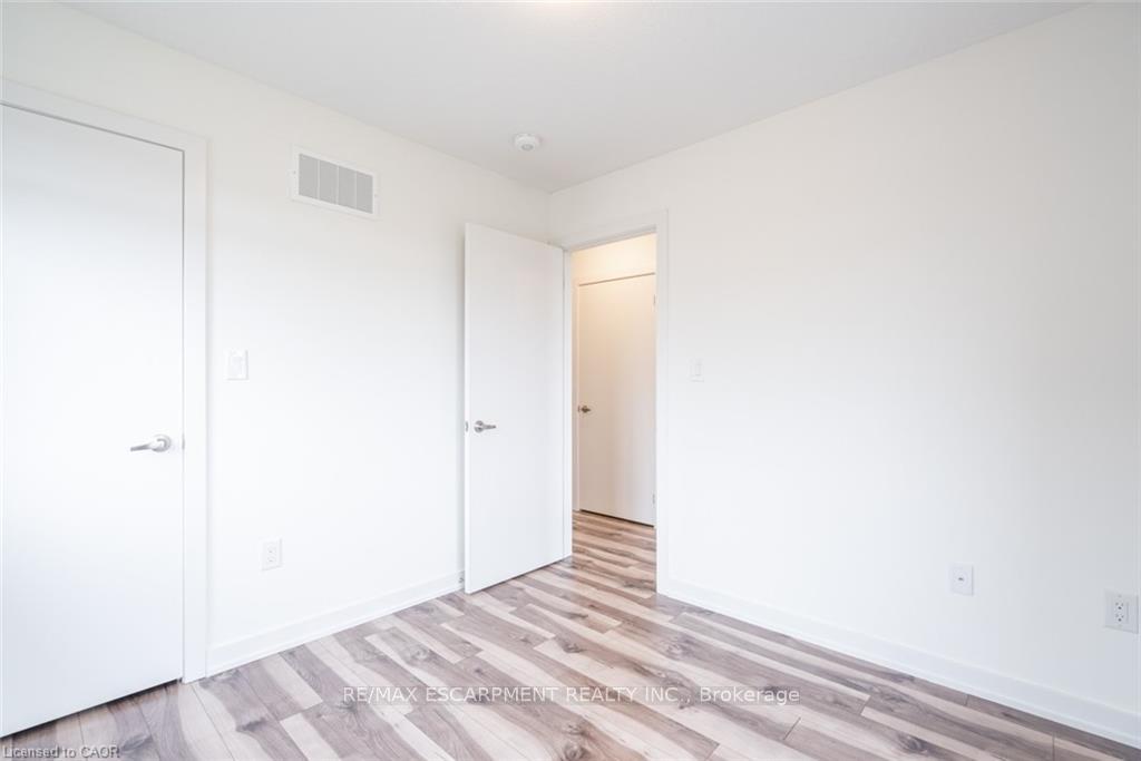 Photo 20 of Unit 62, 590 North Service Road, Hamilton, Lakeshore — HOMEH