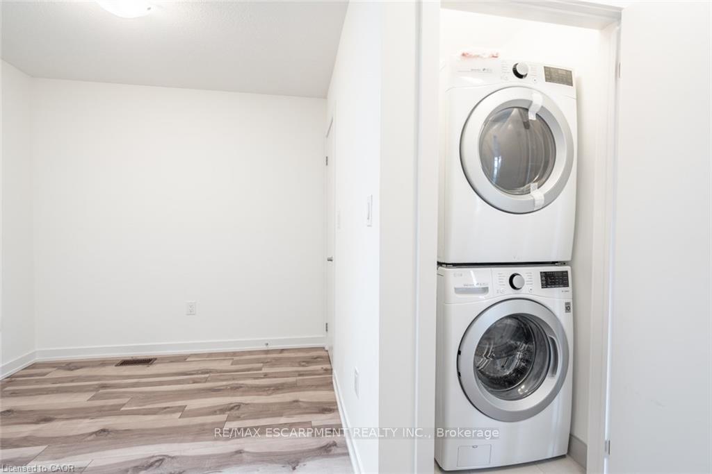 Photo 23 of Unit 62, 590 North Service Road, Hamilton, Lakeshore — HOMEH