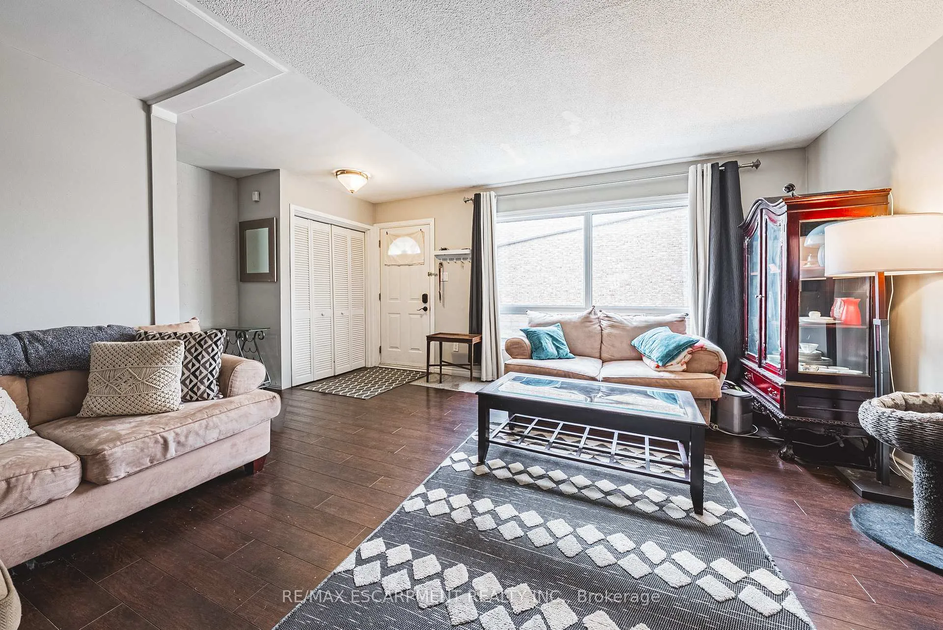 Photo 4 of 38 Glenburn Court, Hamilton, Riverdale — HOMEH