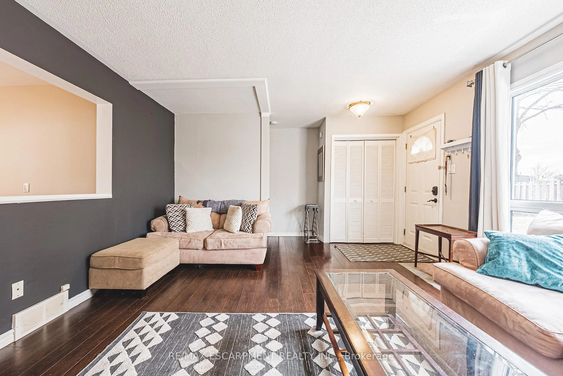 Photo 5 of 38 Glenburn Court, Hamilton, Riverdale — HOMEH