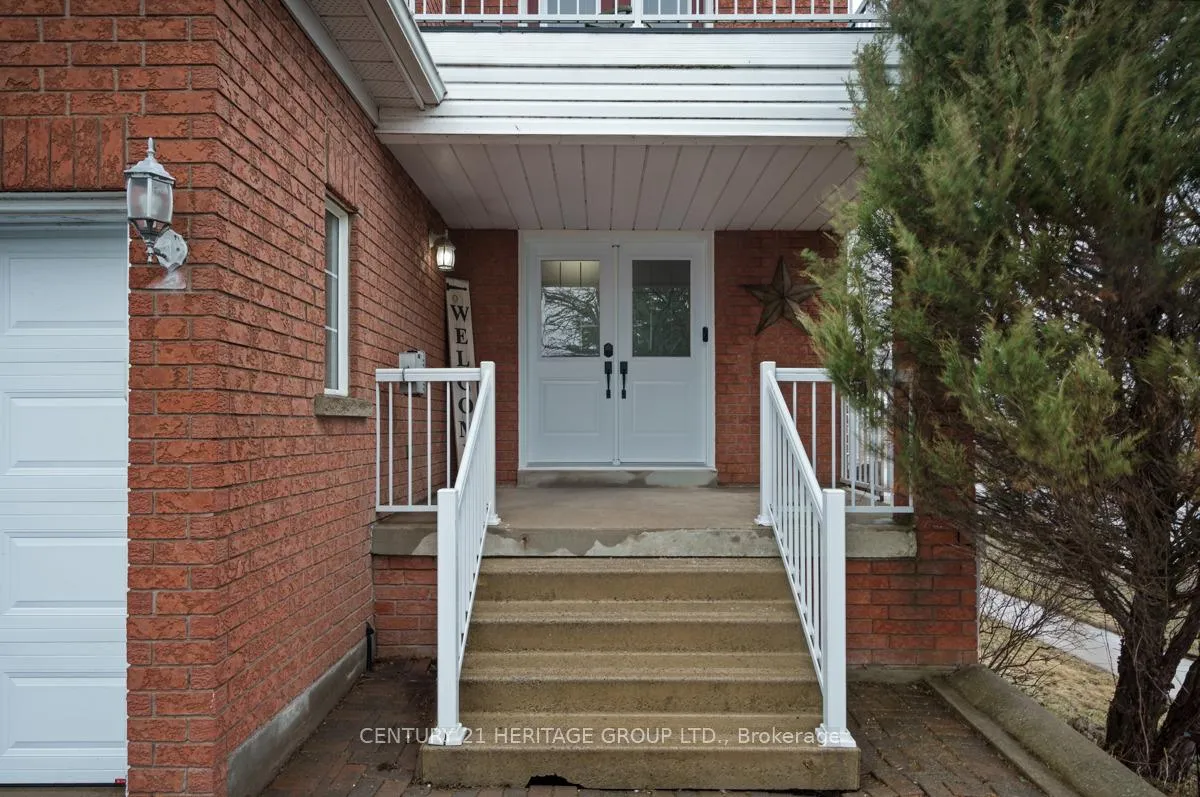 Photo 4 of 33 Silverstone Crescent, Georgina, Keswick South — HOMEH