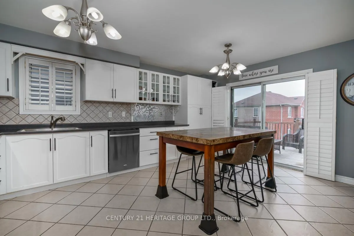 Photo 9 of 33 Silverstone Crescent, Georgina, Keswick South — HOMEH
