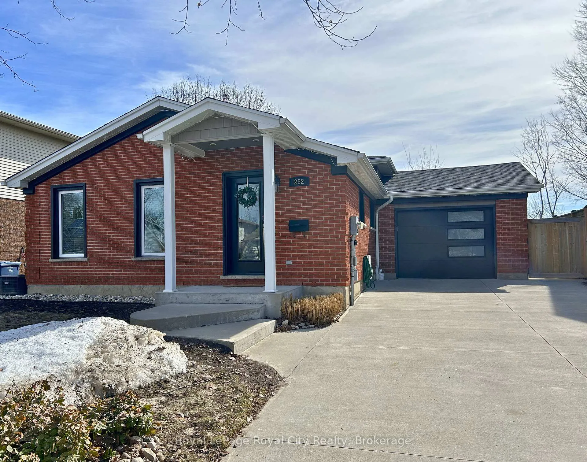 Photo 1 of Unit LOWER, 282 West Acres Drive, Guelph, Willow West/Sugarbush/West Acres — HOMEH
