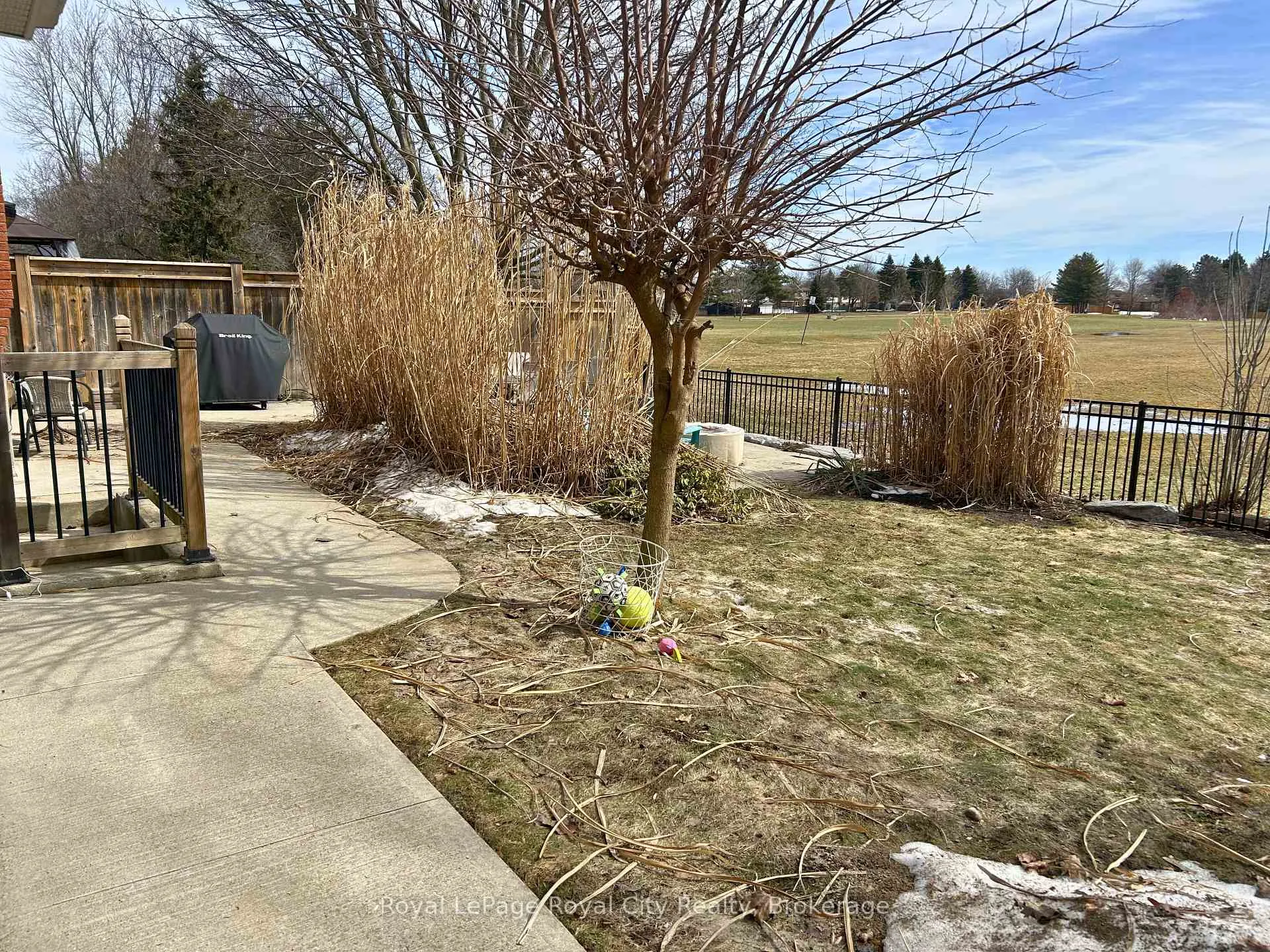 Photo 15 of Unit LOWER, 282 West Acres Drive, Guelph, Willow West/Sugarbush/West Acres — HOMEH