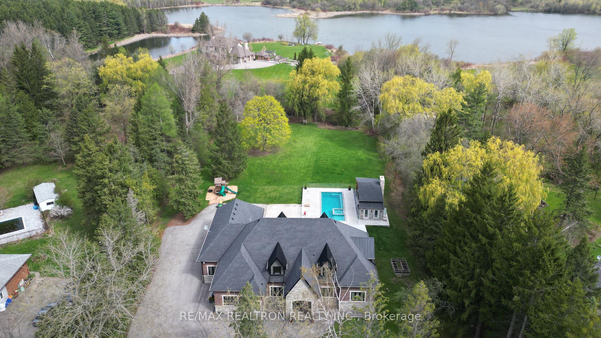 Photo 8 of 1246 15th Side Road, King, Rural King — HOMEH