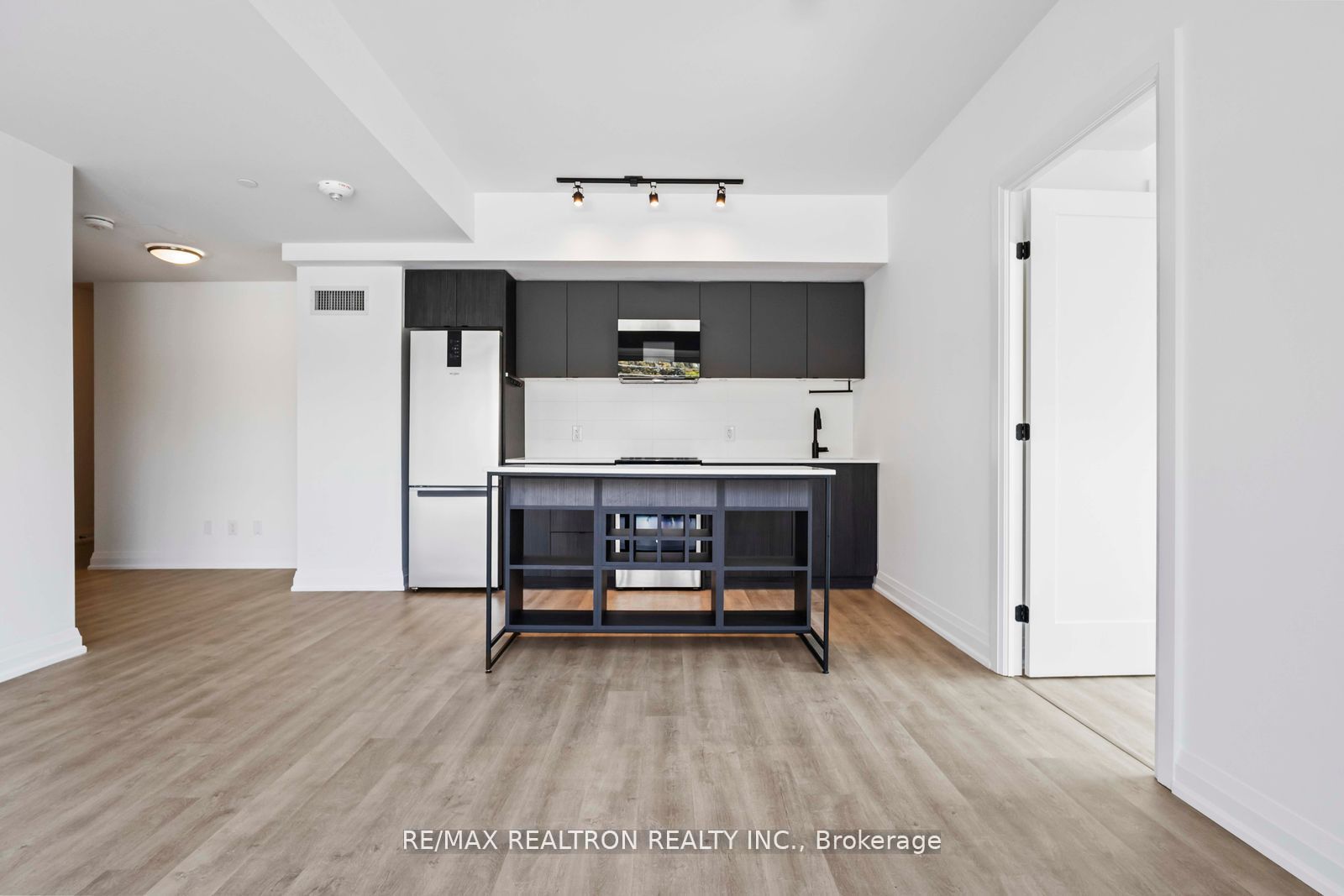 Photo 6 of Unit 316, 2369 Danforth Avenue S, Toronto, East End-Danforth — HOMEH