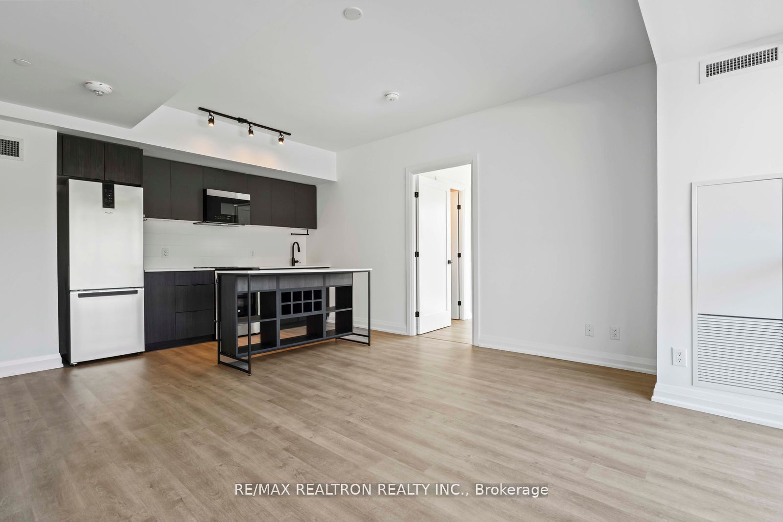 Photo 7 of Unit 316, 2369 Danforth Avenue S, Toronto, East End-Danforth — HOMEH