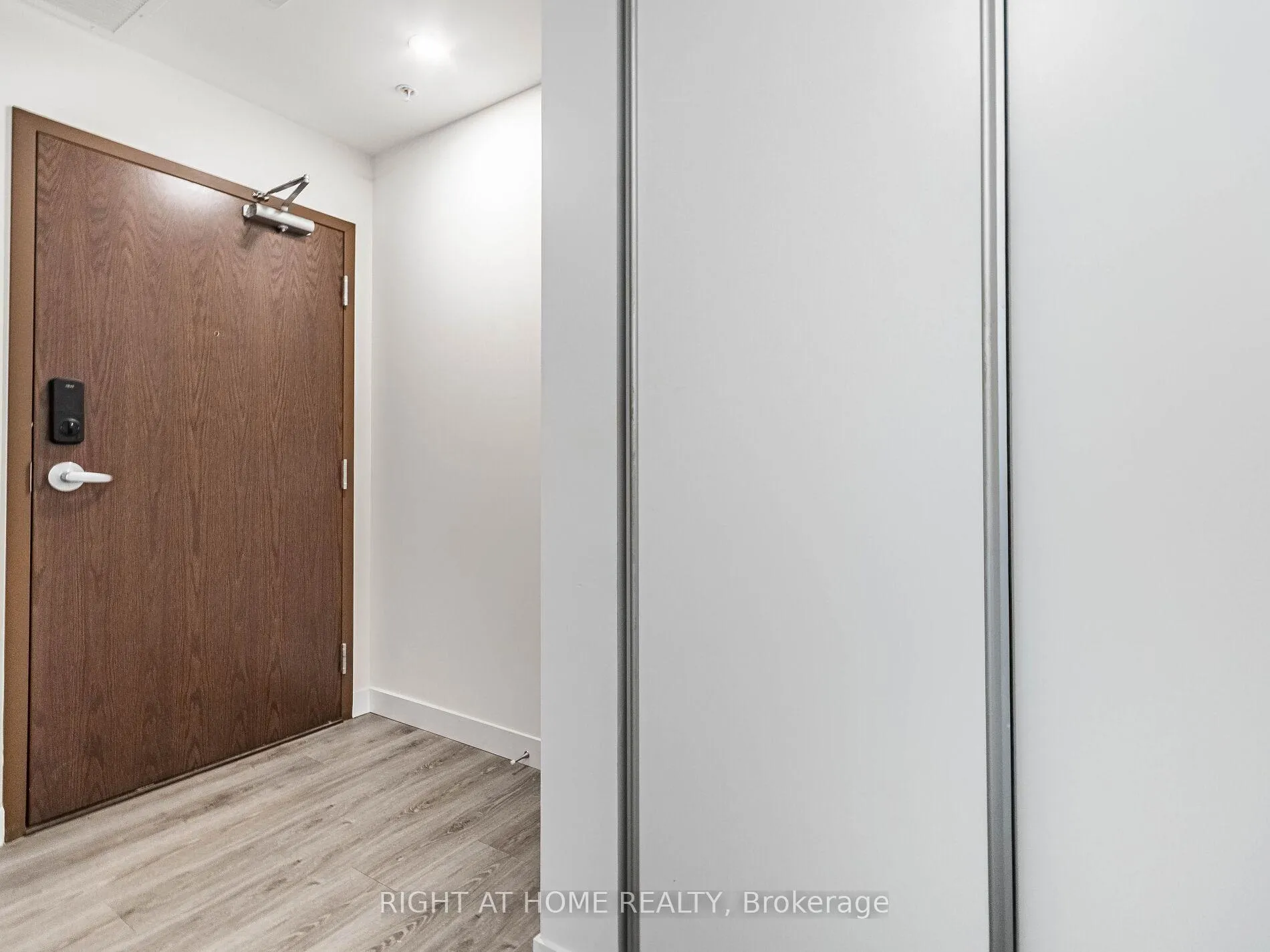 Photo 10 of Unit 1409, 60 Frederick Street, Kitchener — HOMEH