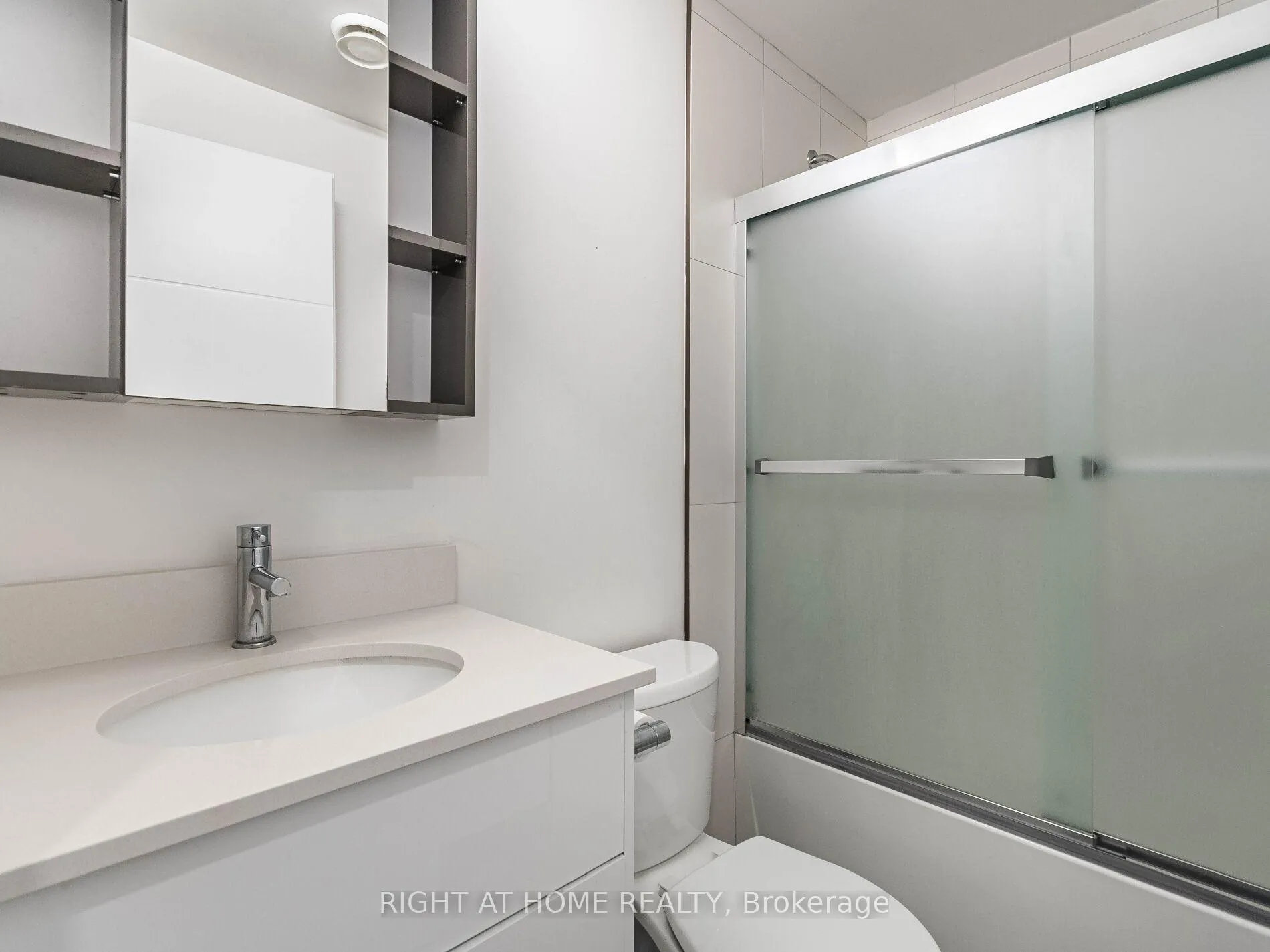 Photo 11 of Unit 1409, 60 Frederick Street, Kitchener — HOMEH