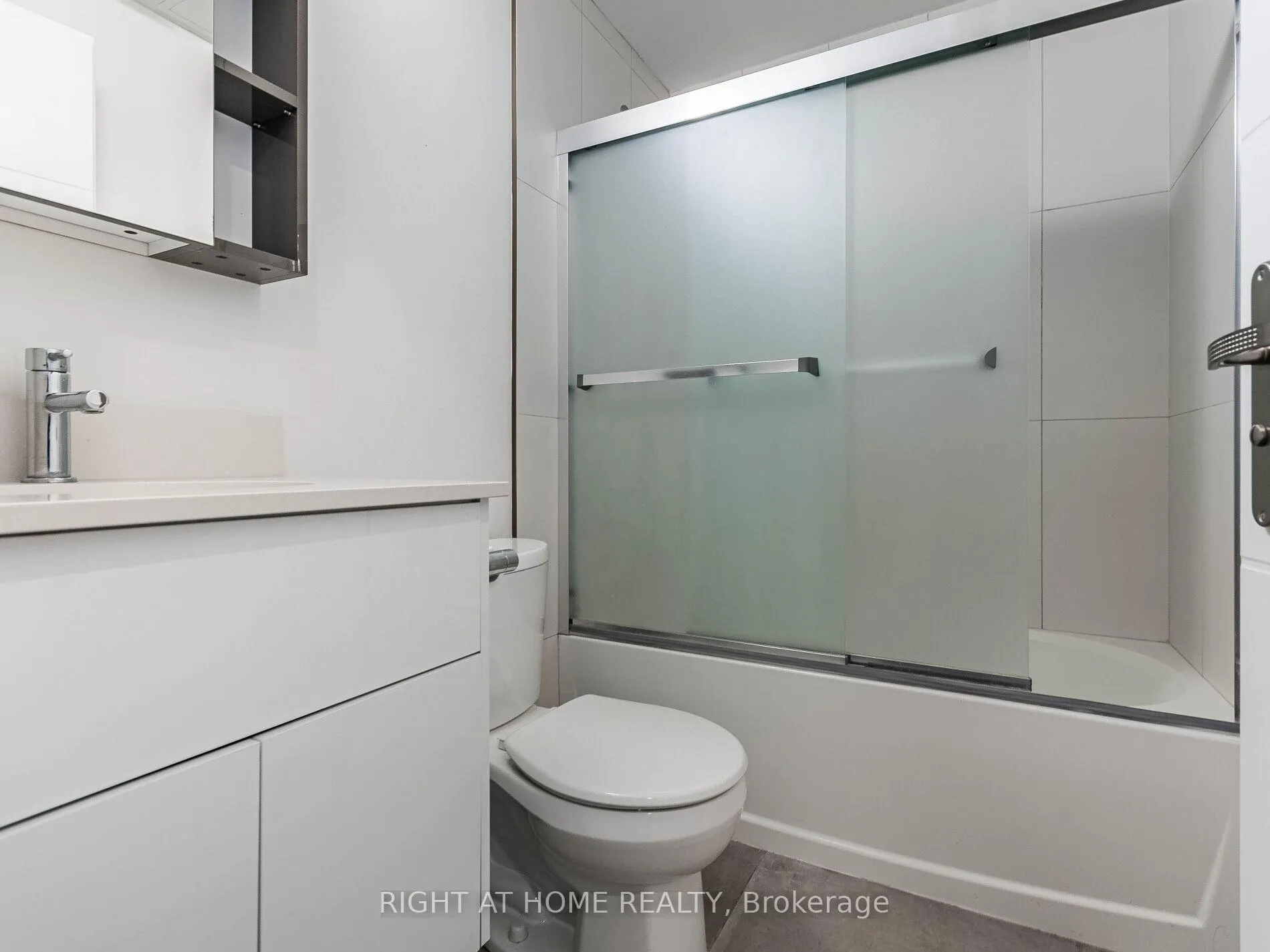 Photo 13 of Unit 1409, 60 Frederick Street, Kitchener — HOMEH