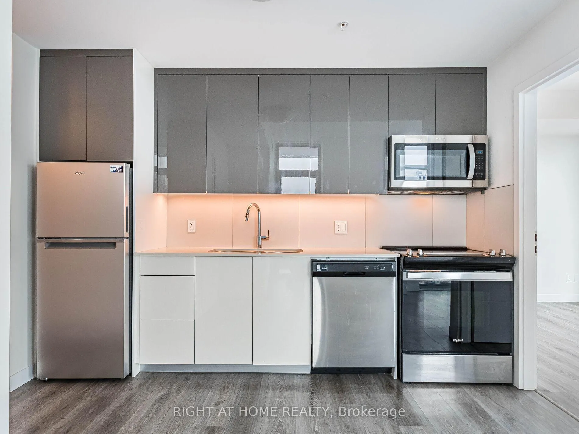 Photo 15 of Unit 1409, 60 Frederick Street, Kitchener — HOMEH