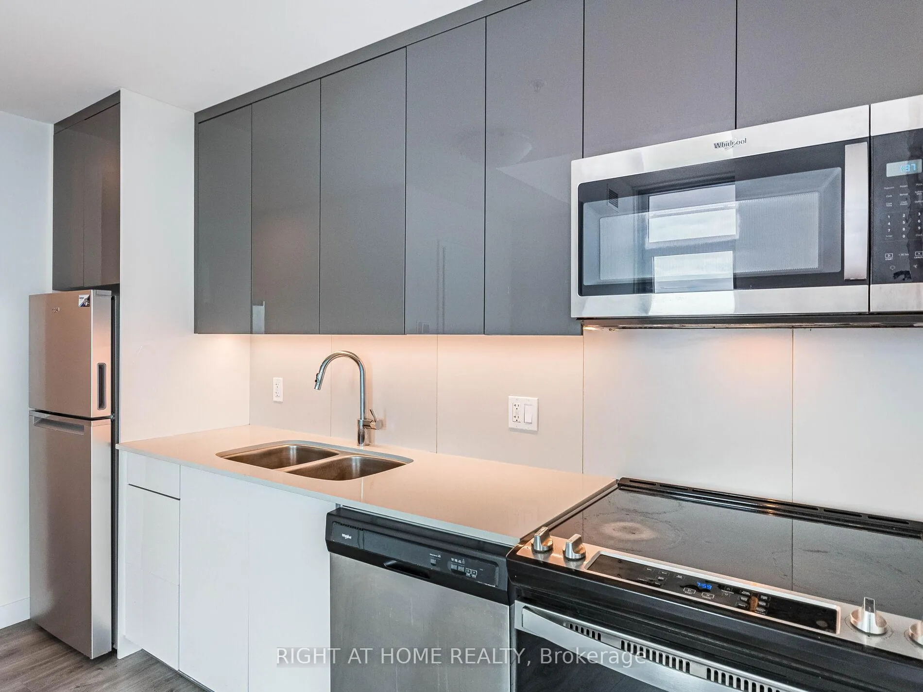 Photo 17 of Unit 1409, 60 Frederick Street, Kitchener — HOMEH