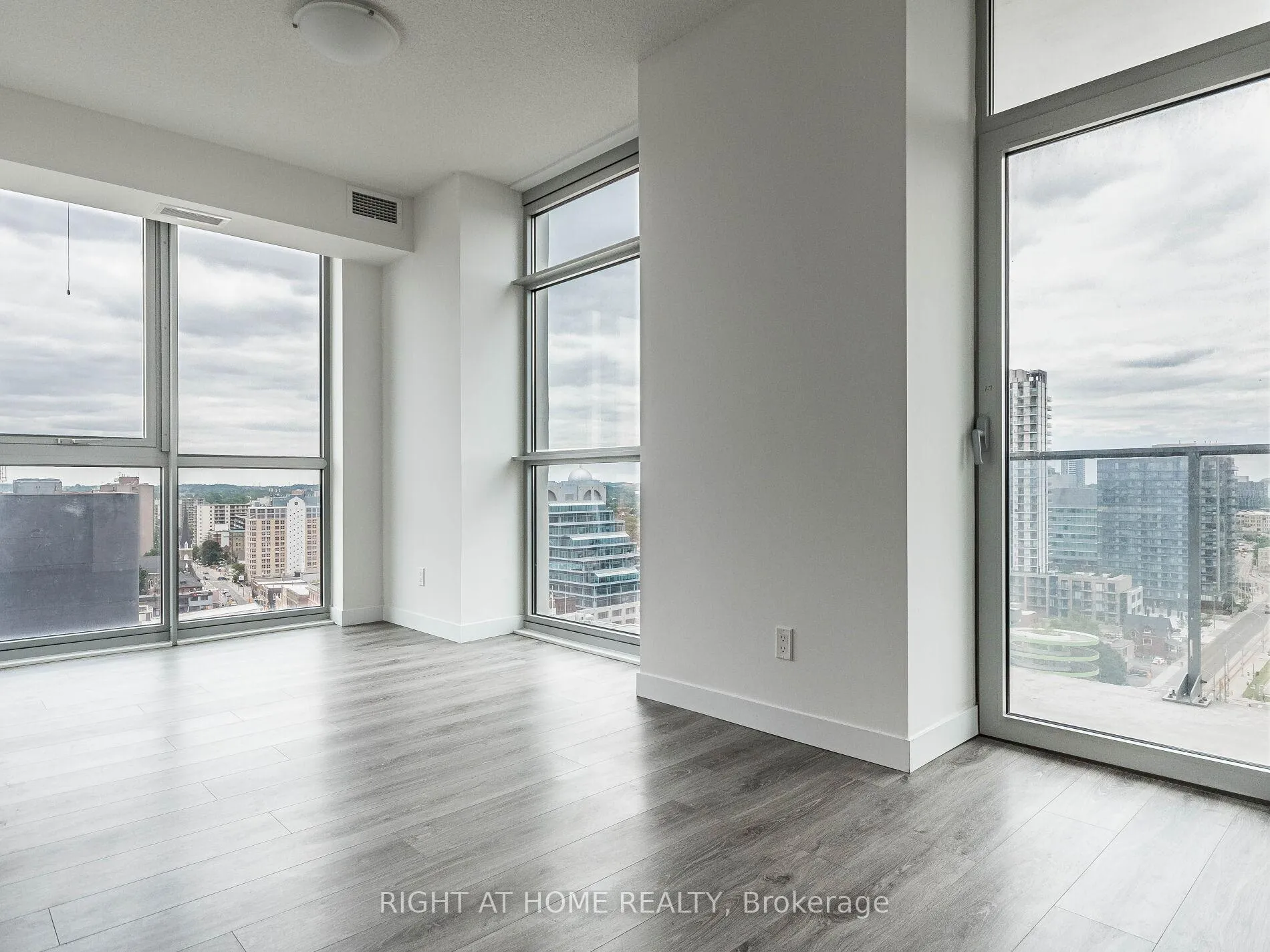 Photo 20 of Unit 1409, 60 Frederick Street, Kitchener — HOMEH