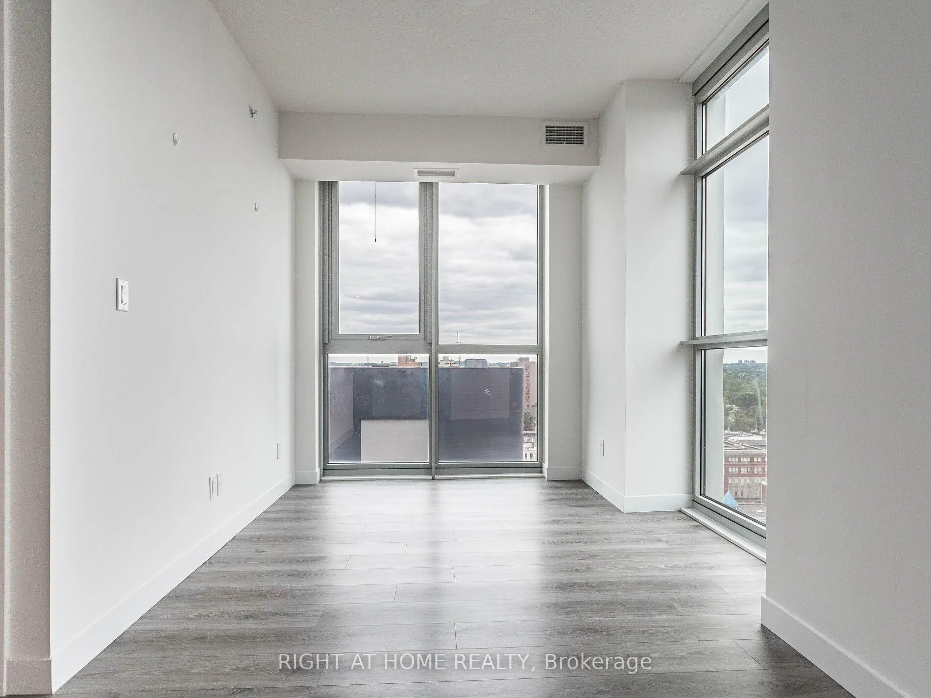 Photo 21 of Unit 1409, 60 Frederick Street, Kitchener — HOMEH