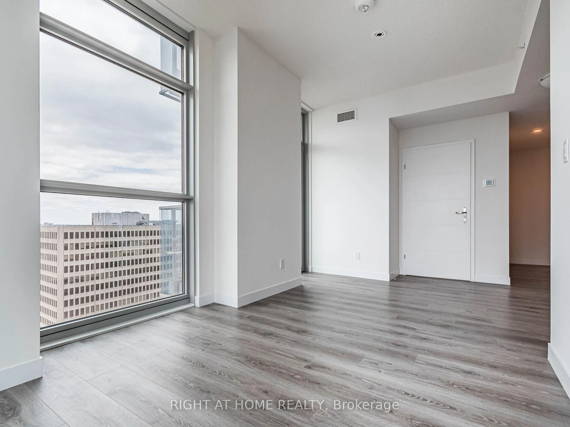 Photo 23 of Unit 1409, 60 Frederick Street, Kitchener — HOMEH
