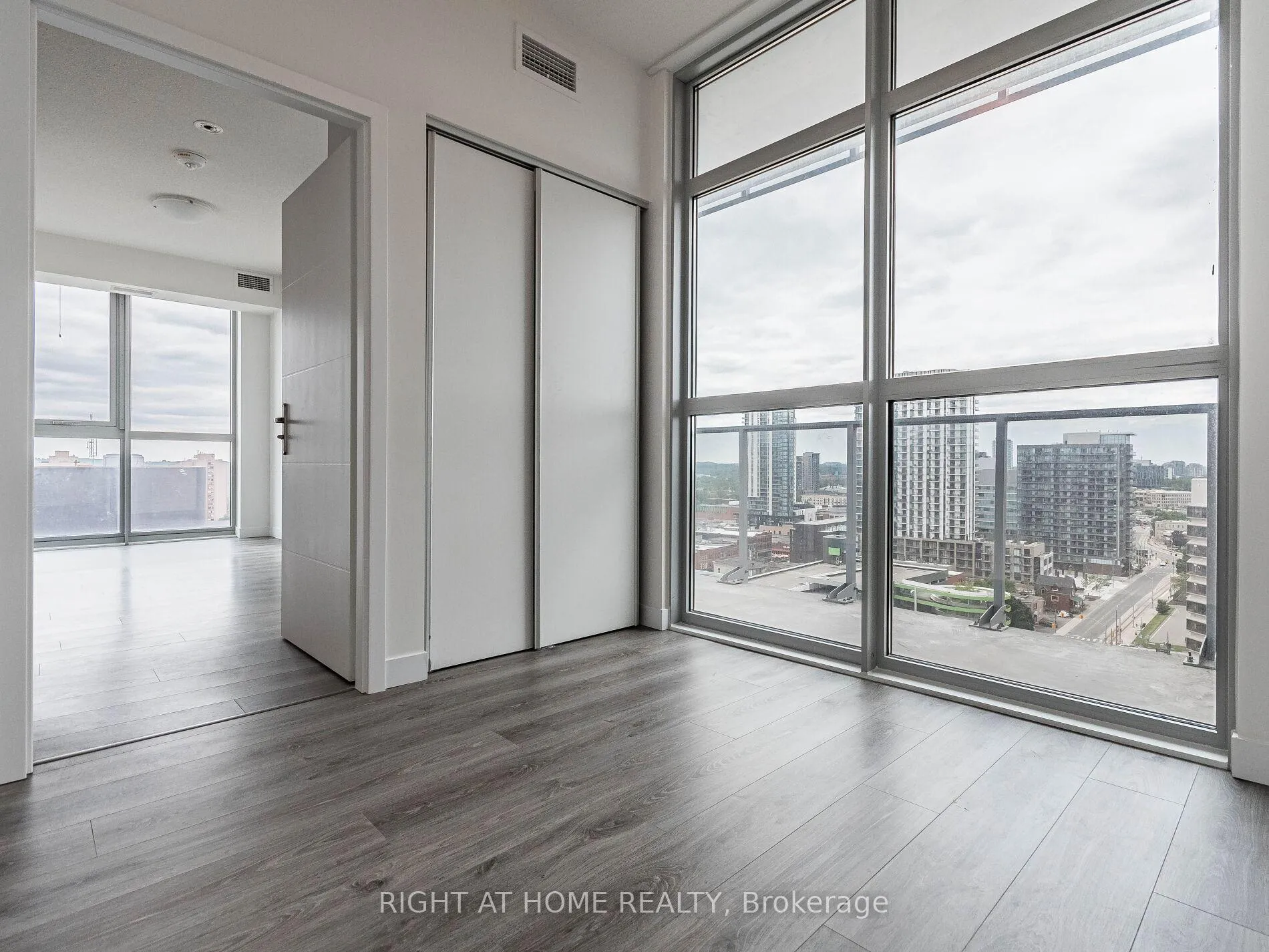 Photo 24 of Unit 1409, 60 Frederick Street, Kitchener — HOMEH