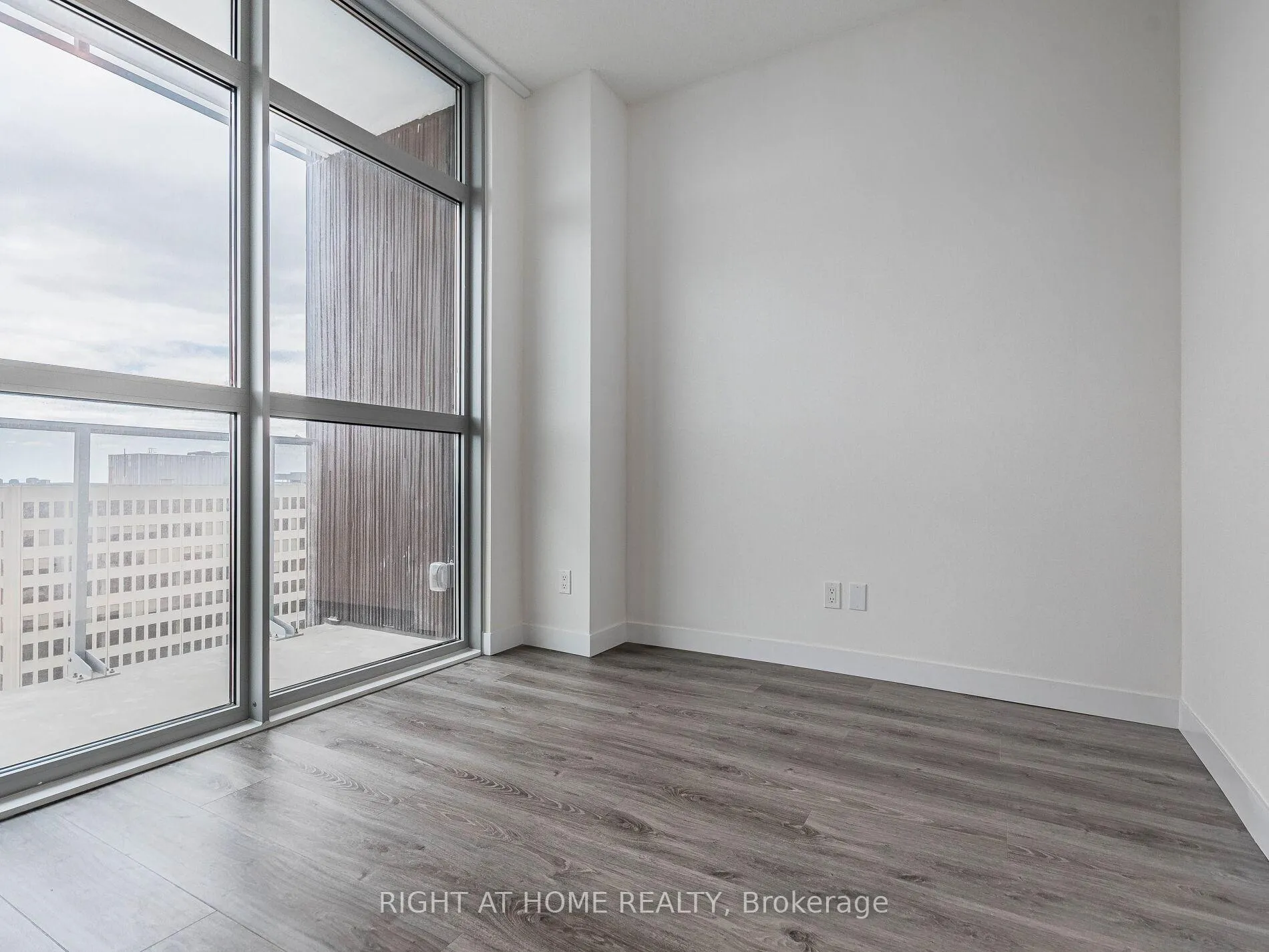 Photo 27 of Unit 1409, 60 Frederick Street, Kitchener — HOMEH