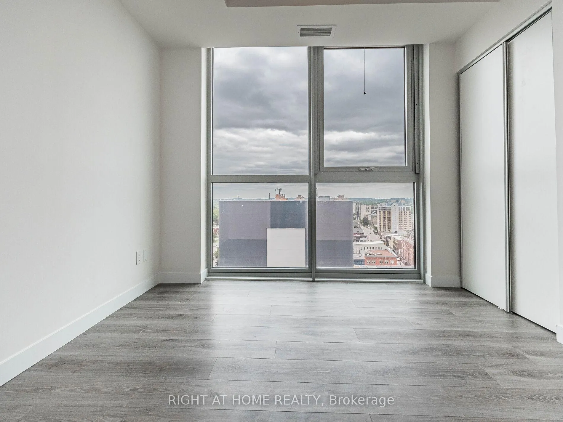 Photo 29 of Unit 1409, 60 Frederick Street, Kitchener — HOMEH