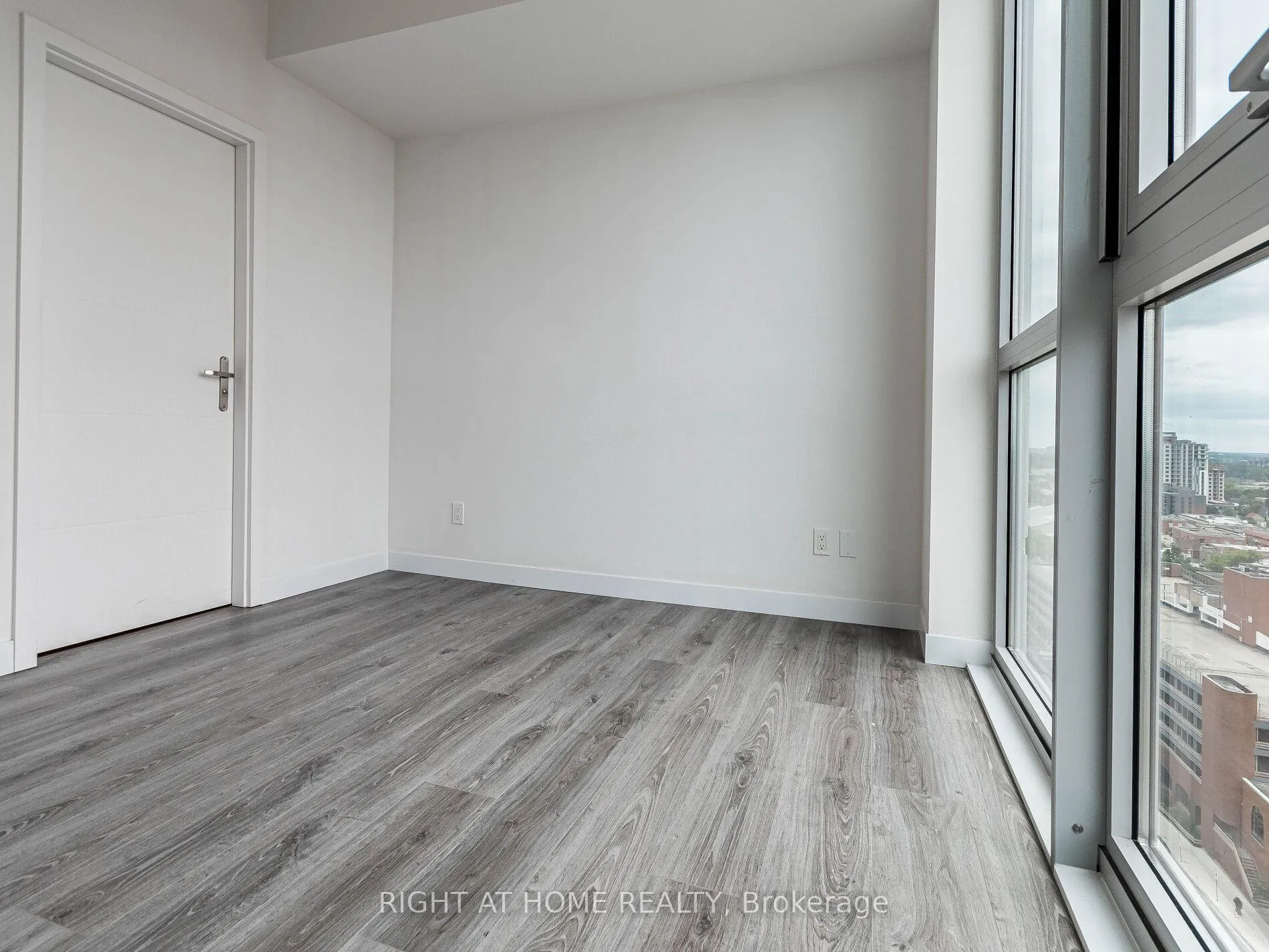 Photo 32 of Unit 1409, 60 Frederick Street, Kitchener — HOMEH