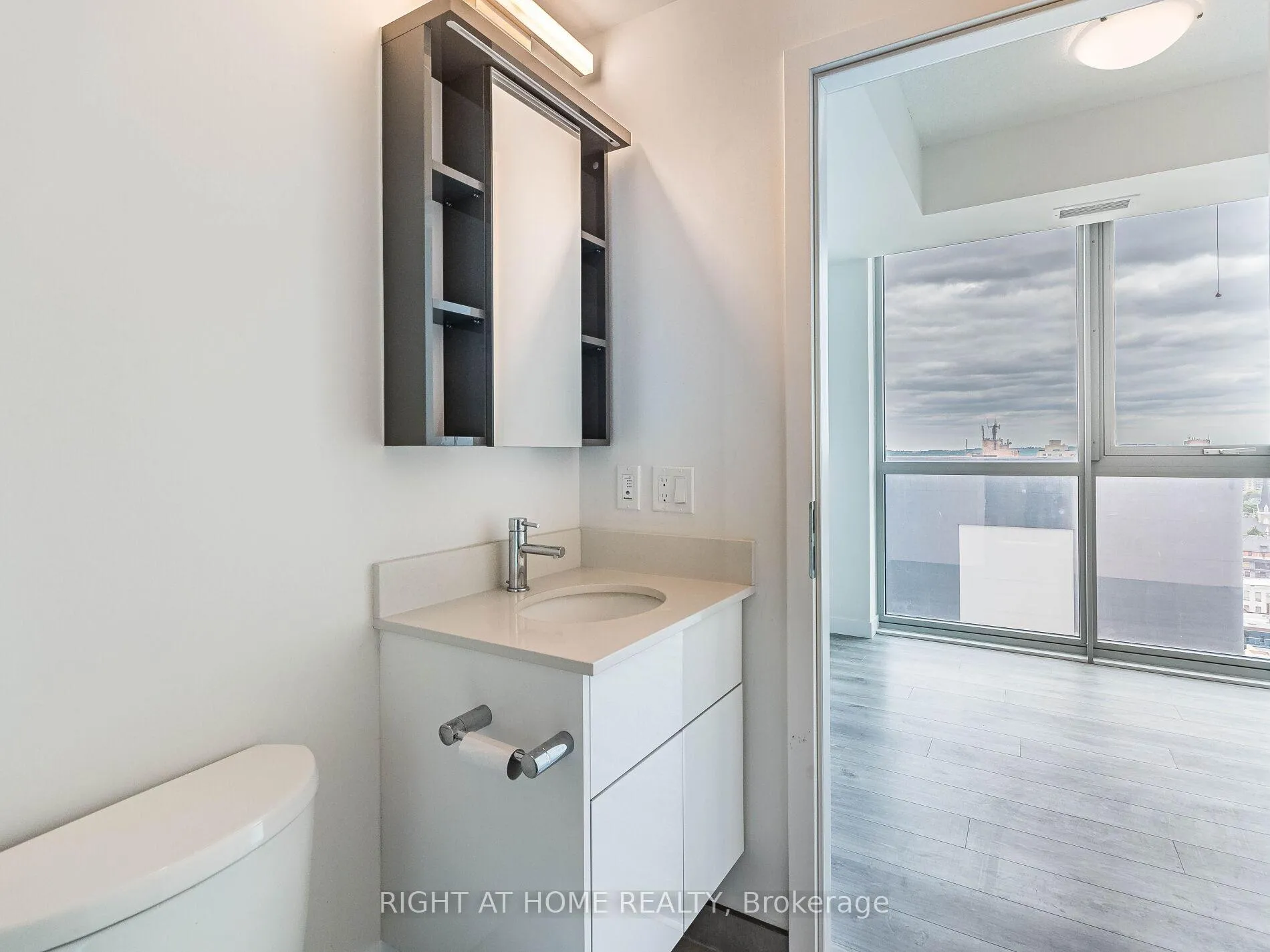 Photo 33 of Unit 1409, 60 Frederick Street, Kitchener — HOMEH