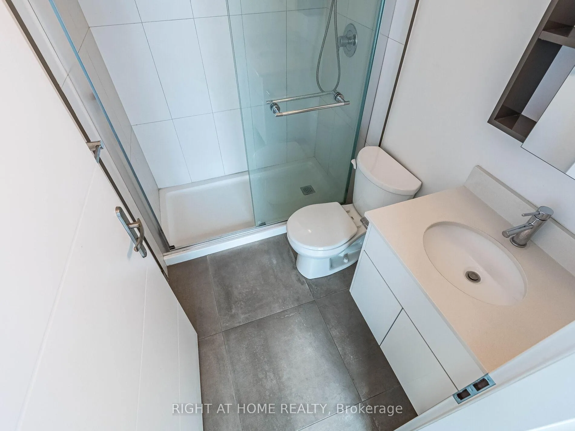 Photo 35 of Unit 1409, 60 Frederick Street, Kitchener — HOMEH