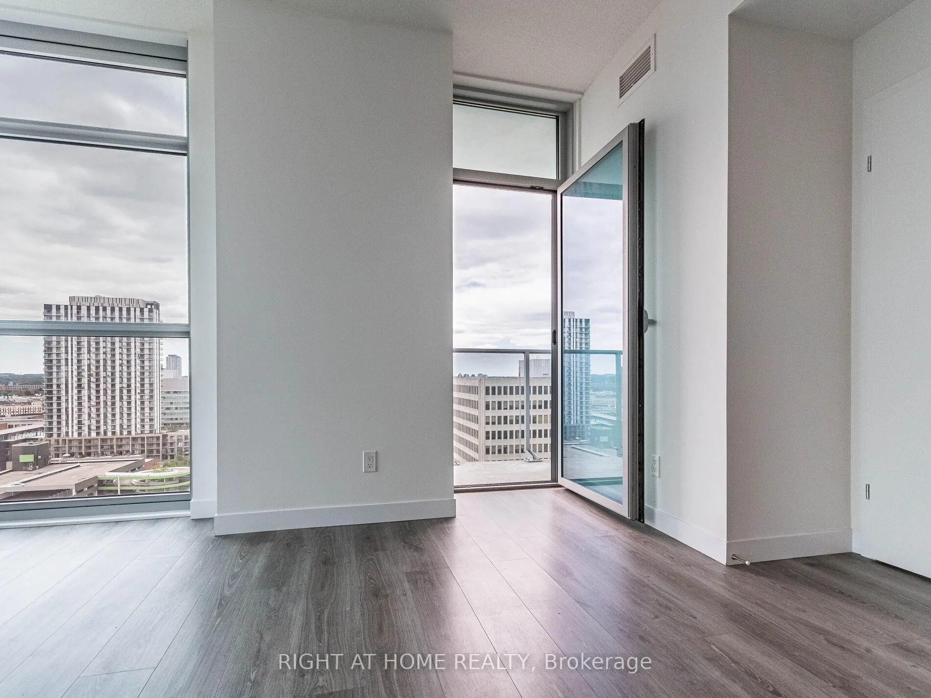 Photo 36 of Unit 1409, 60 Frederick Street, Kitchener — HOMEH