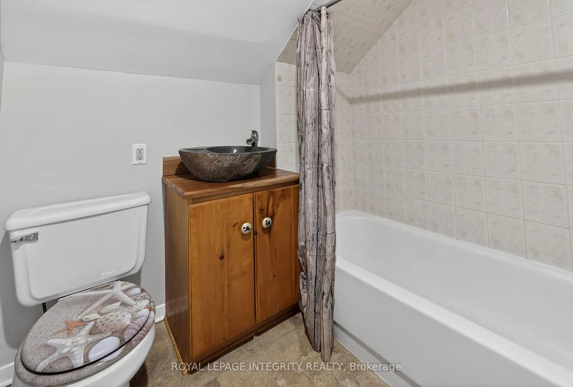 Photo 24 of 5508 Lion Street, Ottawa, Osgoode — HOMEH
