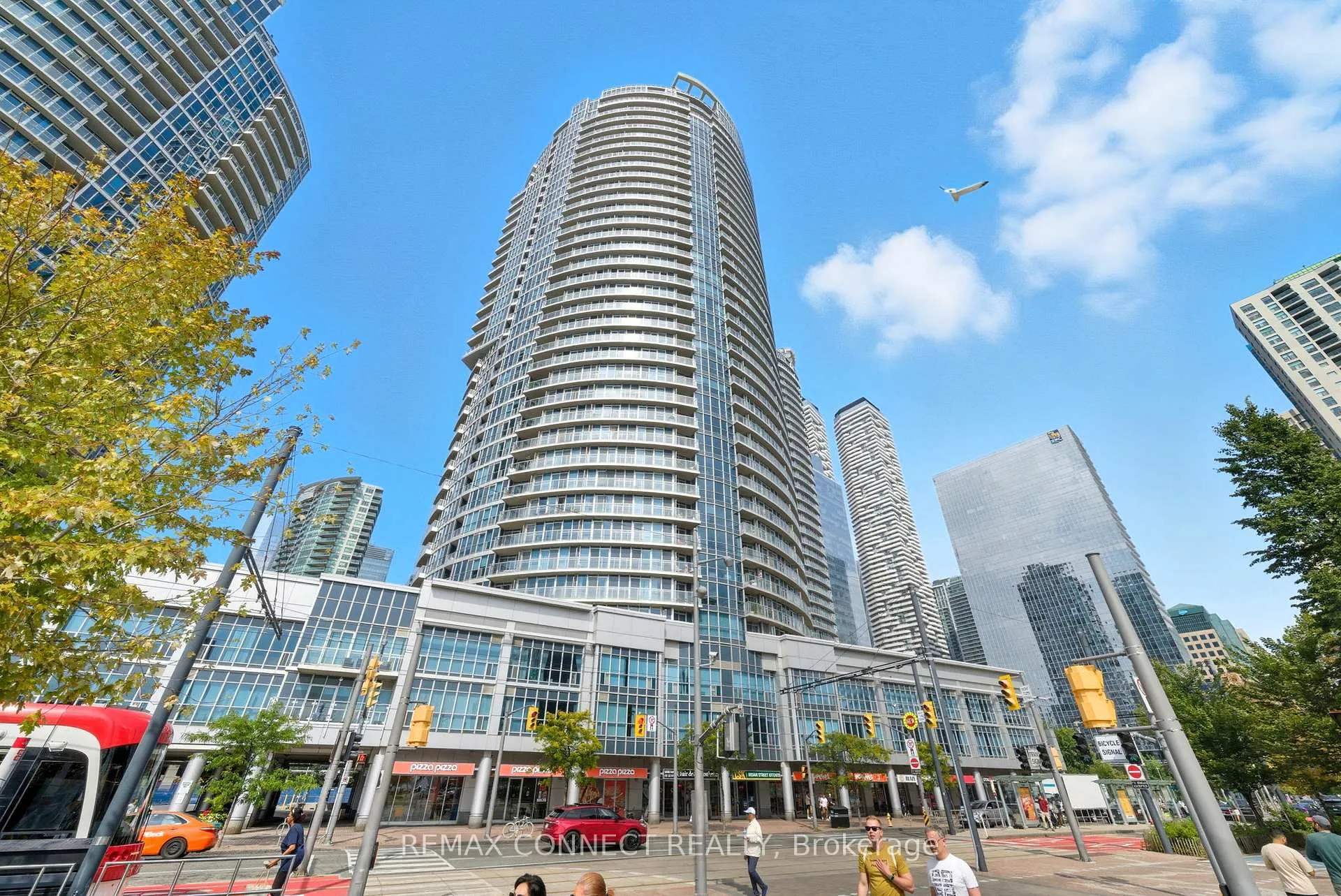 Photo 1 of Unit 1504, 208 Queens Quay W, Toronto, Waterfront Communities — HOMEH