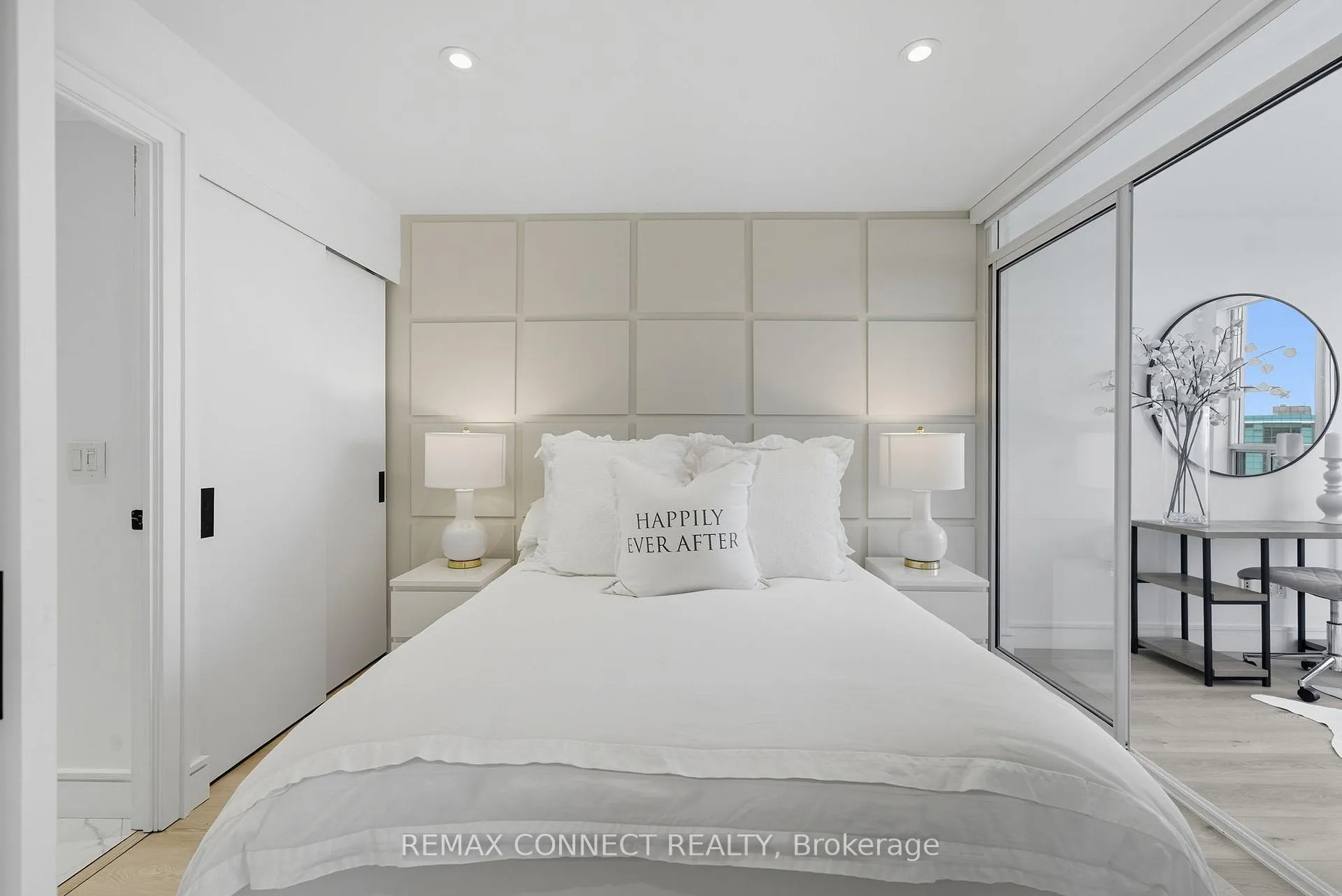 Photo 10 of Unit 1504, 208 Queens Quay W, Toronto, Waterfront Communities — HOMEH