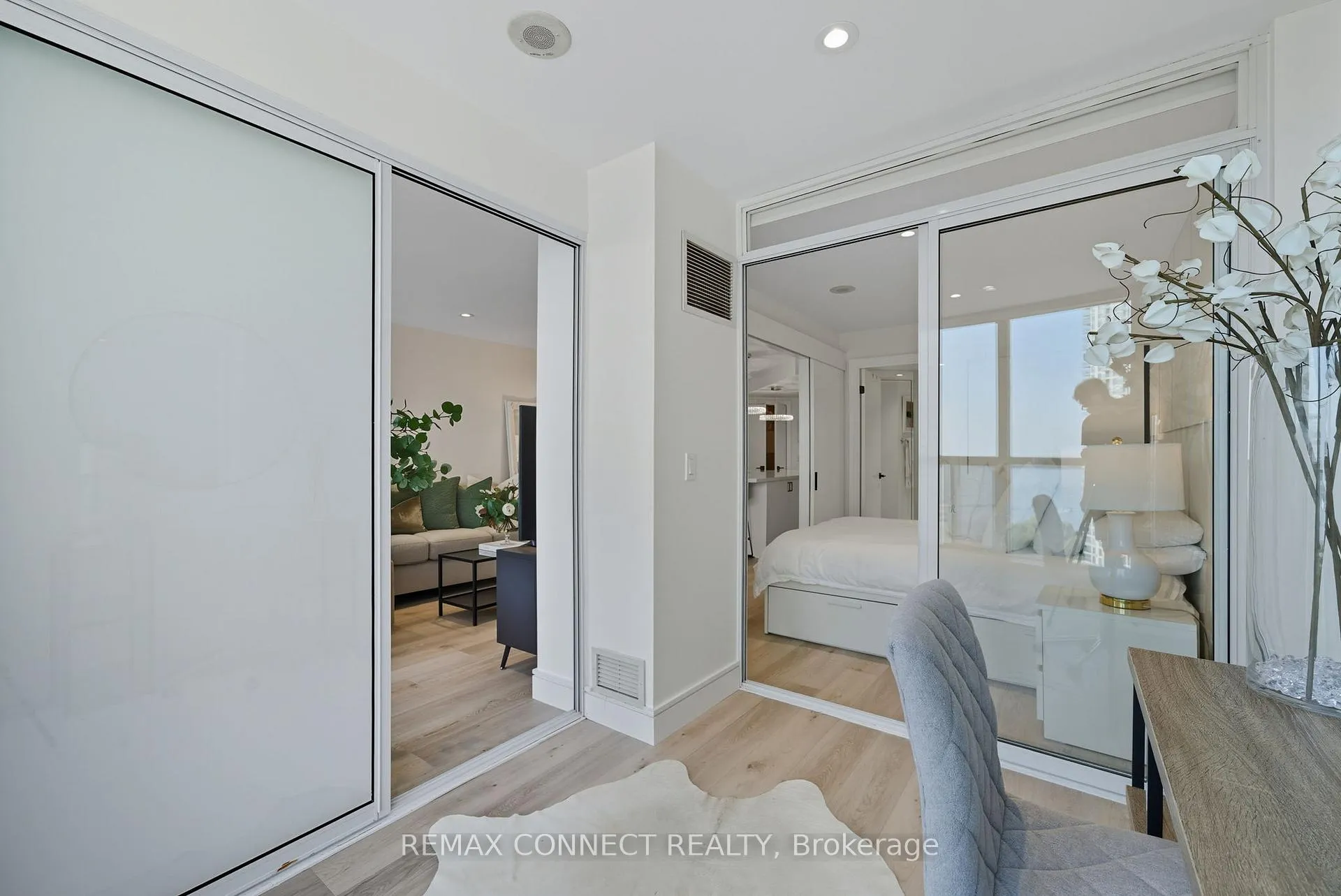 Photo 12 of Unit 1504, 208 Queens Quay W, Toronto, Waterfront Communities — HOMEH