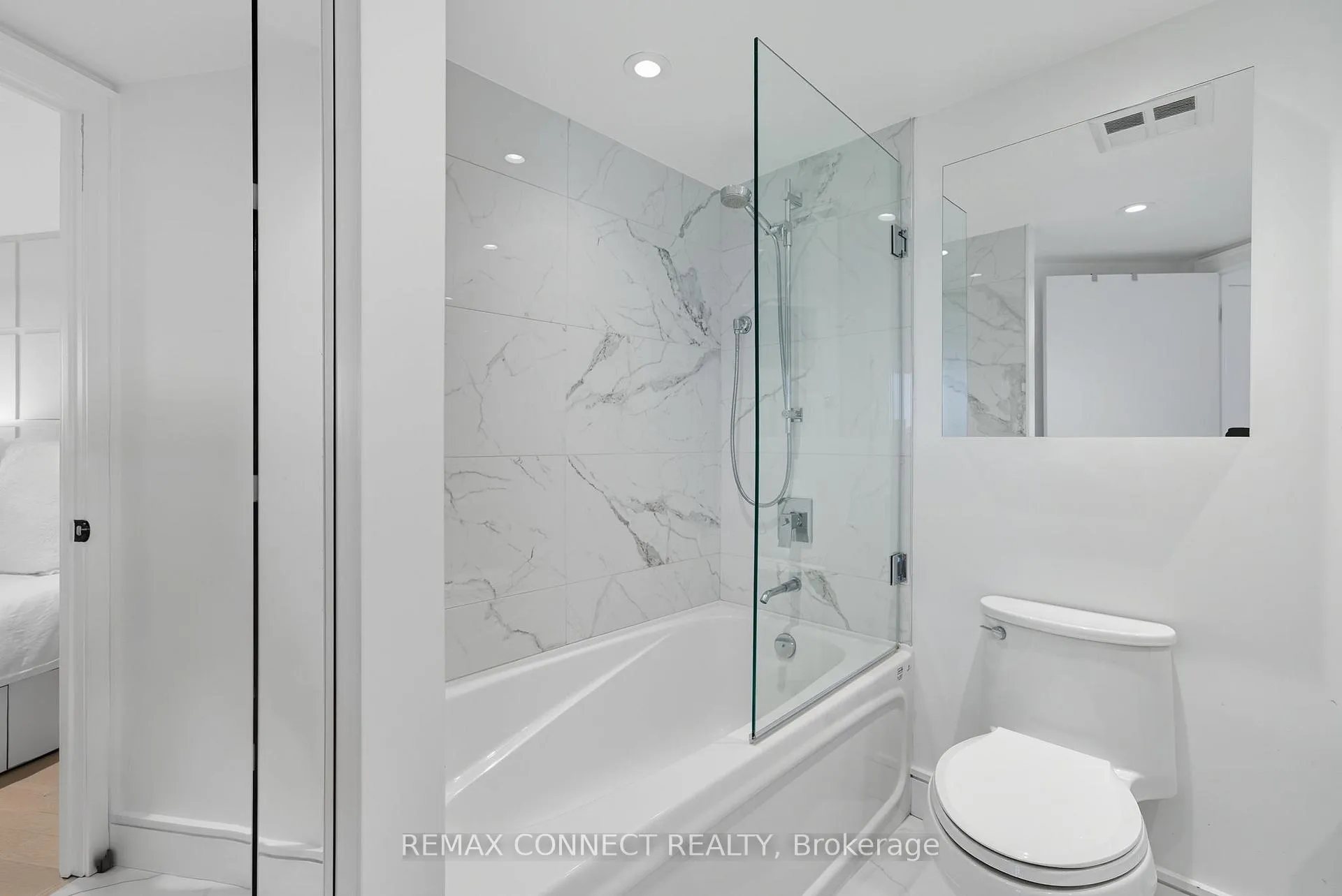 Photo 16 of Unit 1504, 208 Queens Quay W, Toronto, Waterfront Communities — HOMEH