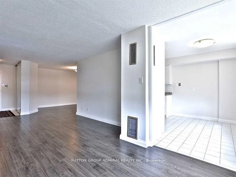 Photo 5 of Unit 1412, 120 Promenade Circle, Vaughan, Brownridge — HOMEH