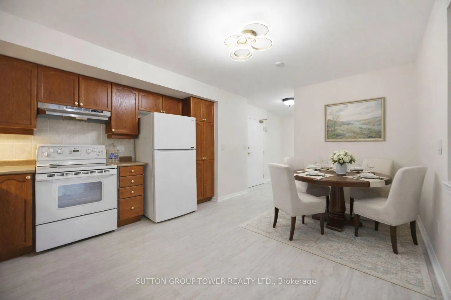 Photo 11 of Unit 408, 2500 Rutherford Road N, Vaughan, Maple — HOMEH