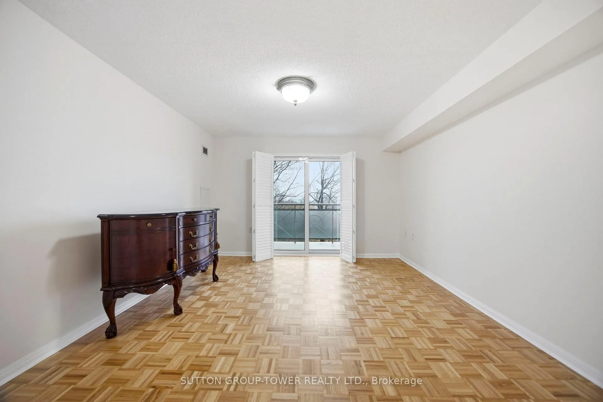 Photo 13 of Unit 408, 2500 Rutherford Road N, Vaughan, Maple — HOMEH
