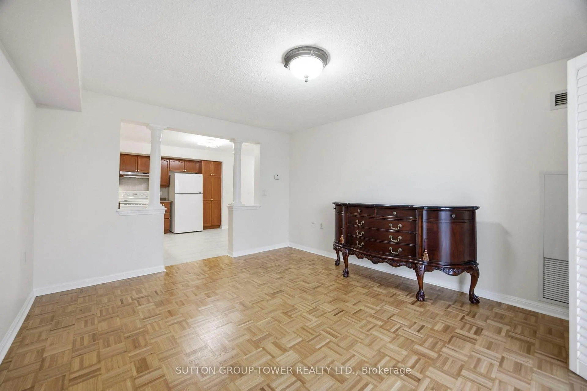 Photo 15 of Unit 408, 2500 Rutherford Road N, Vaughan, Maple — HOMEH